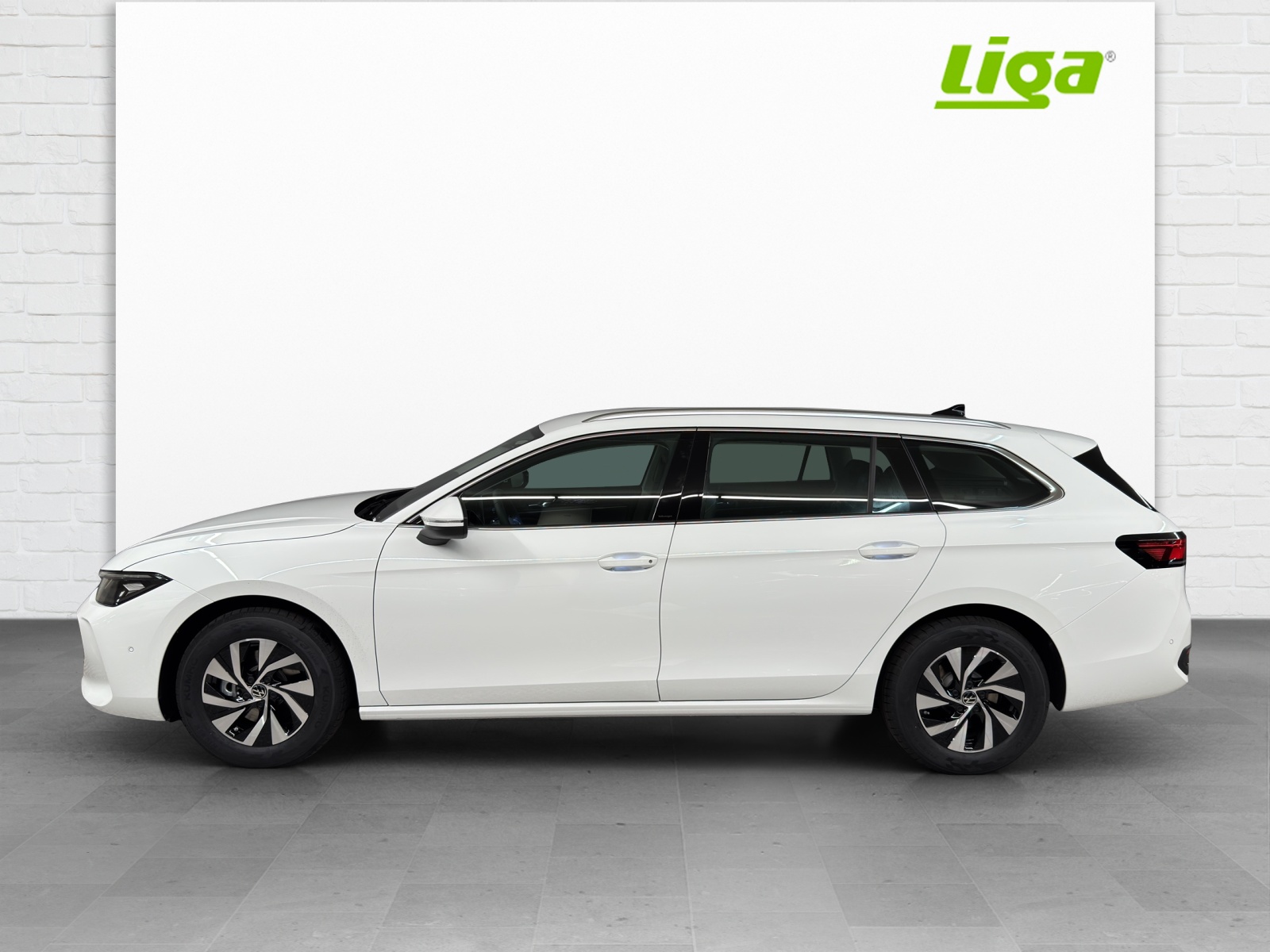 VW Passat Variant 2.0 TDI Business DSG-image-0