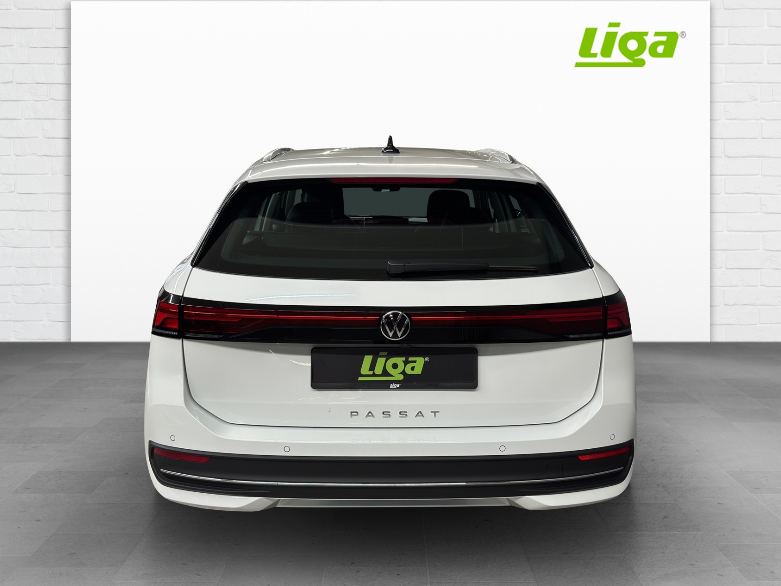 VW Passat Variant 2.0 TDI Business DSG-image-4