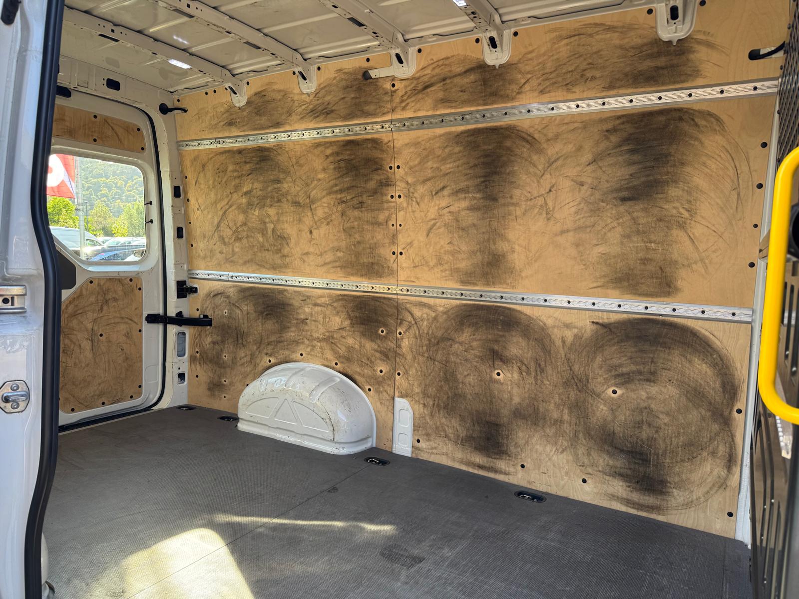VW Crafter 35 2.0 TDI L3-image-7