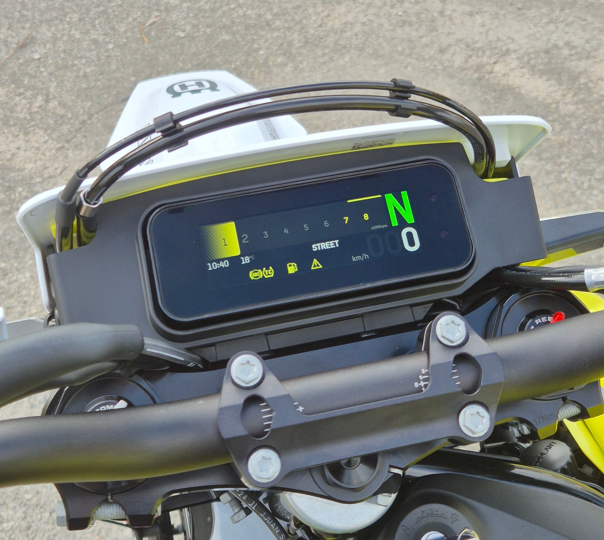 HUSQVARNA 701 Supermoto 35kW-image-4