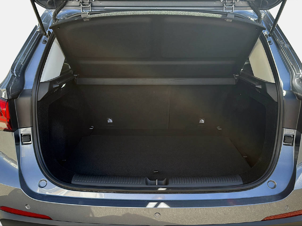 MG ZS 1.5 Hybrid+ Luxury-image-4