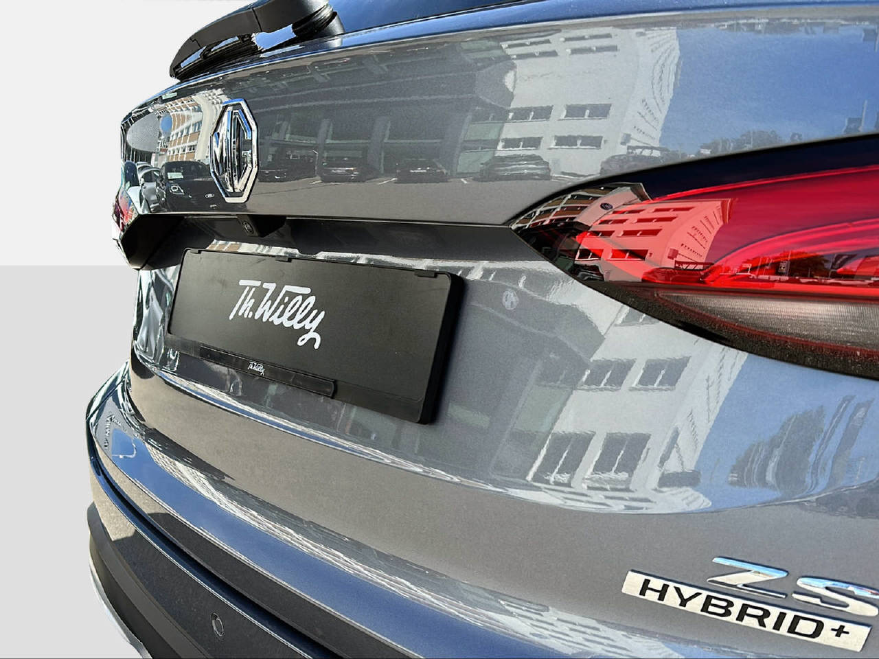 MG ZS 1.5 Hybrid+ Luxury-image-14