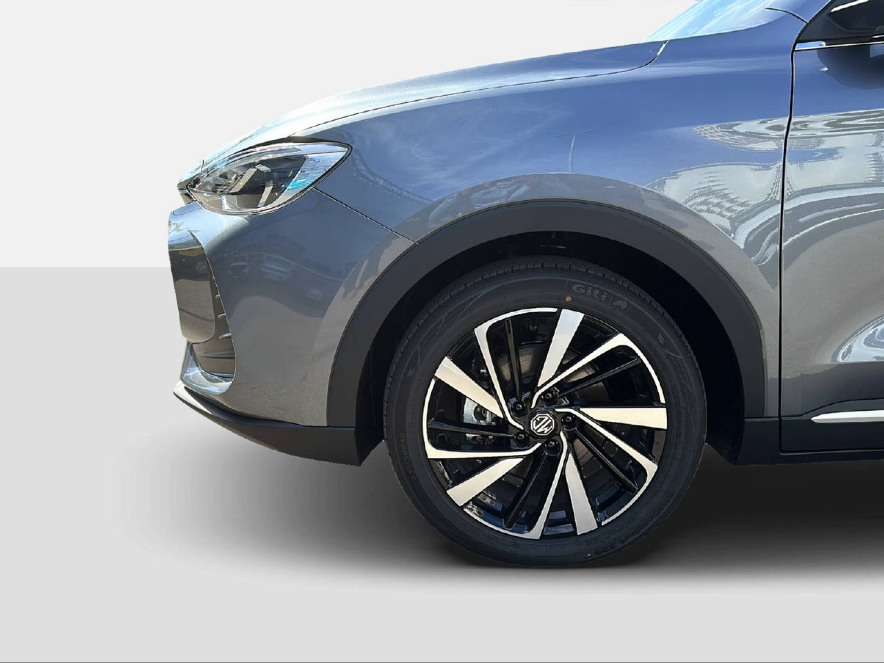 MG ZS 1.5 Hybrid+ Luxury-image-13