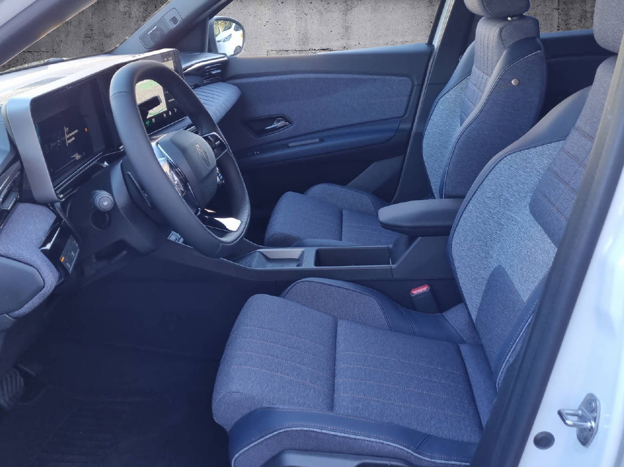 RENAULT R4 E-Tech Electric techno 150PS Comfort Range-image-4