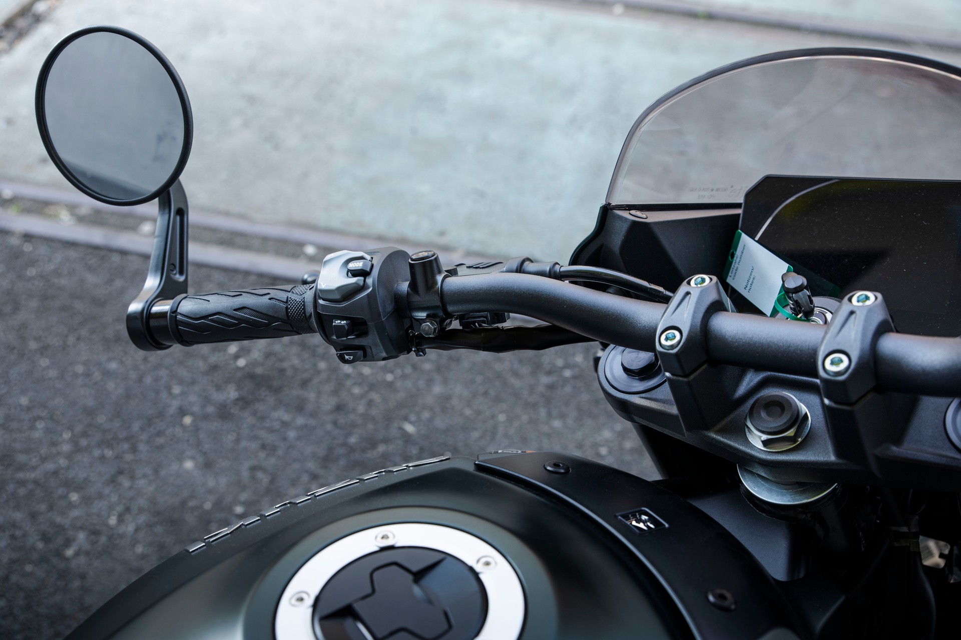 SUZUKI TT-showroom-element-3