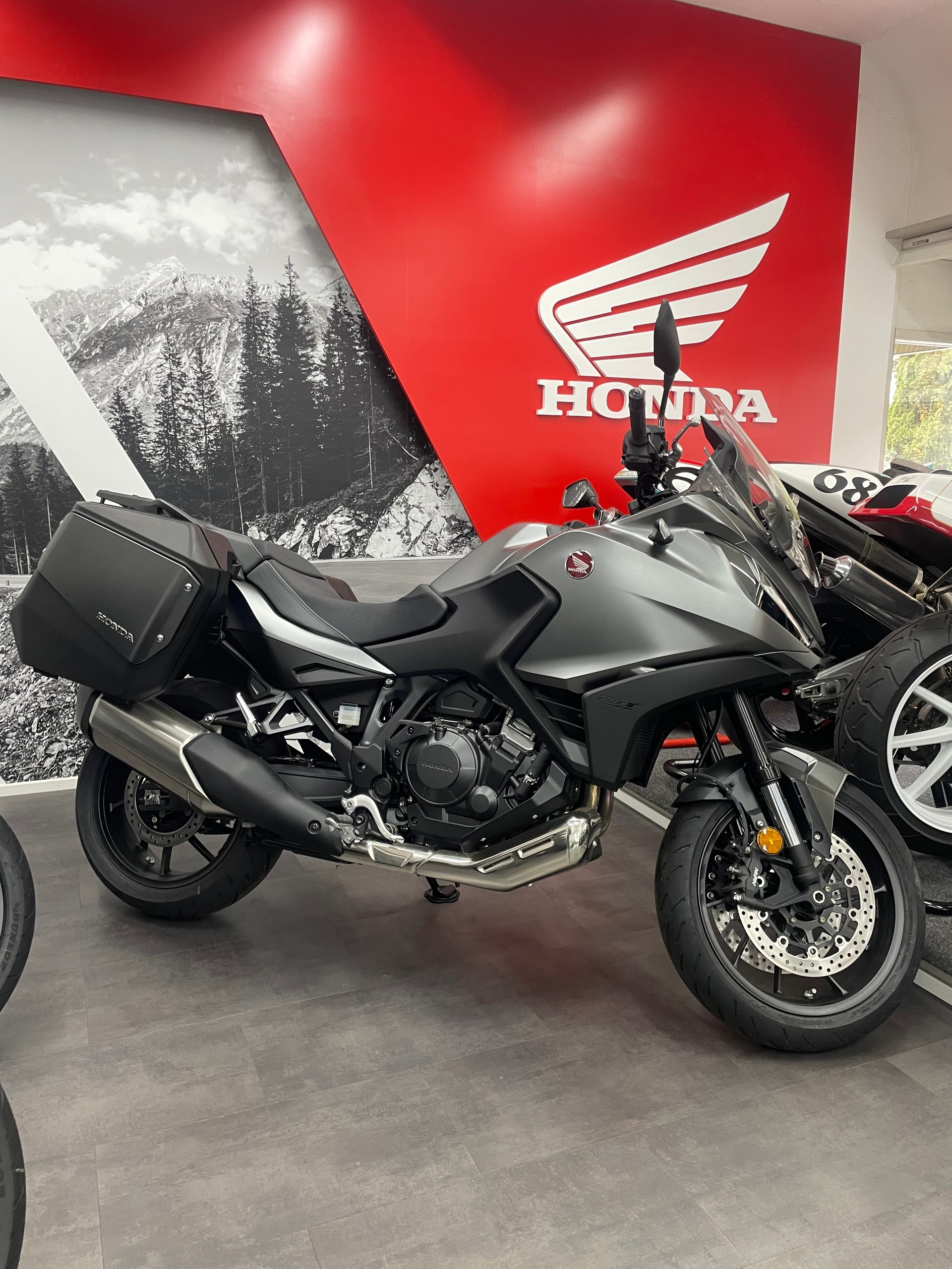 HONDA NT 1100-image-1