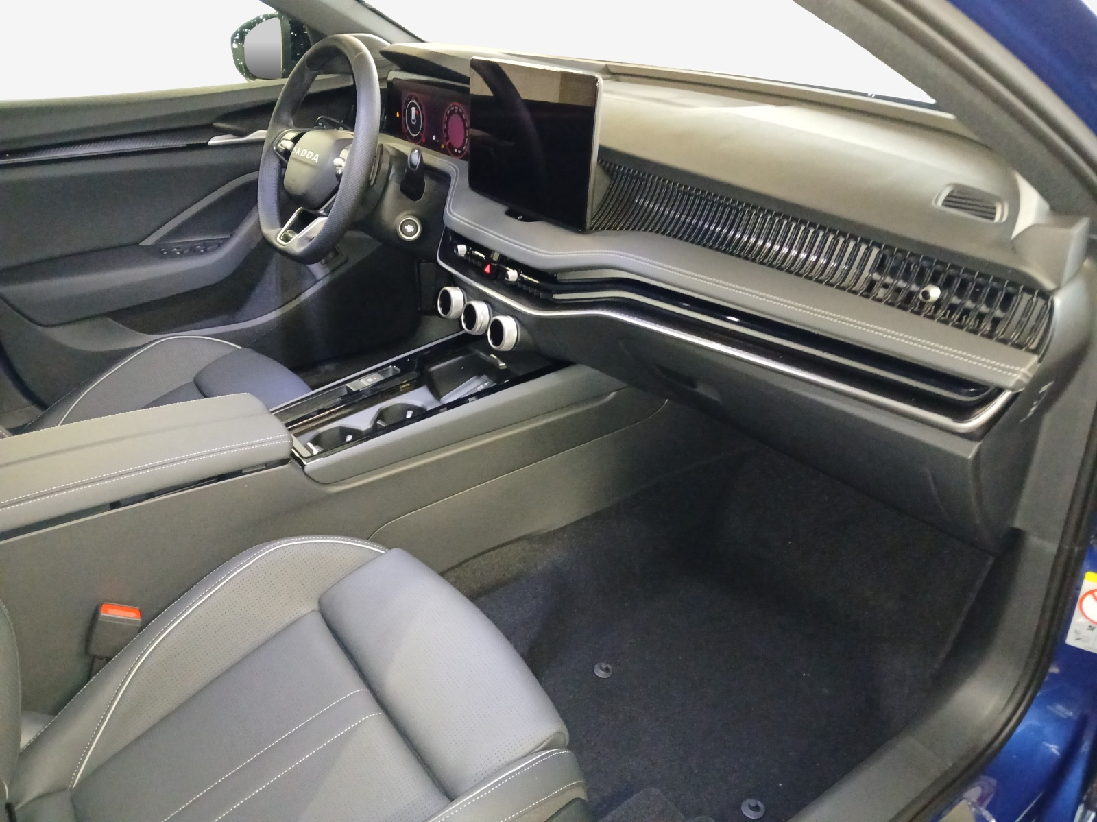 SKODA Superb Combi 2.0 TSI Sportline 4x4 DSG-image-13