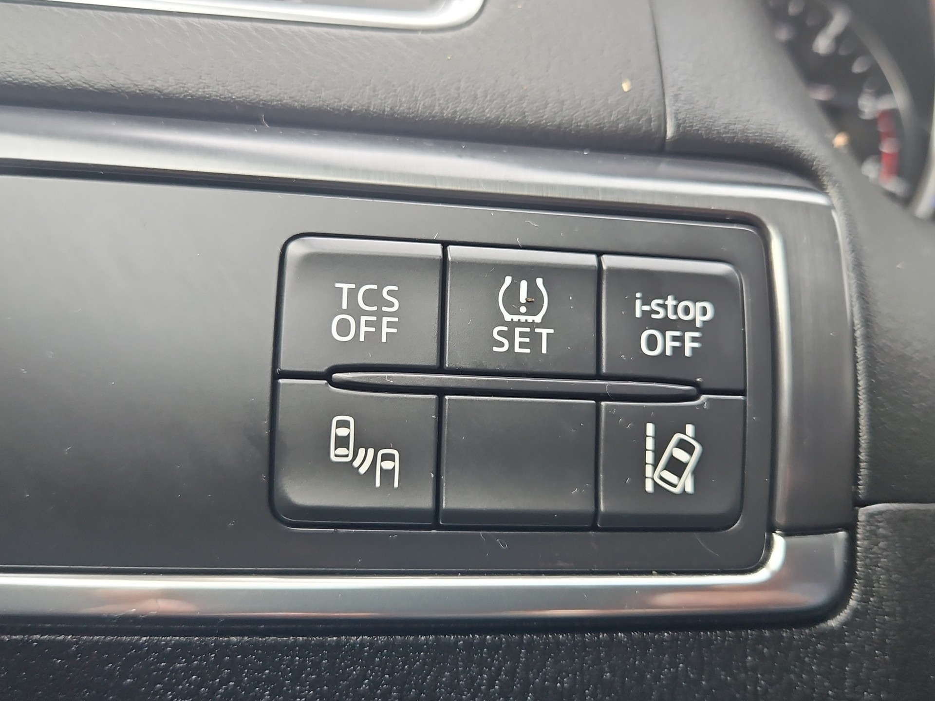 MAZDA CX-5 2.2 D HP Revolution AWD Automatic-image-7