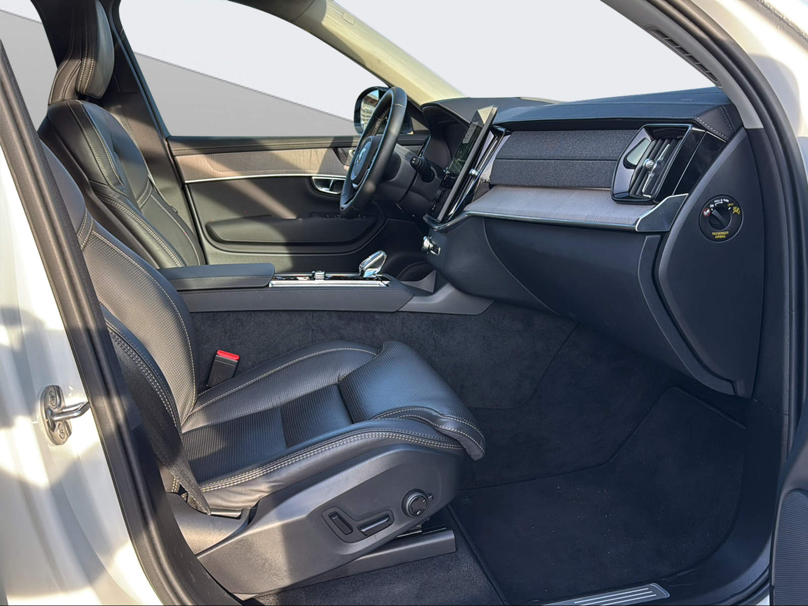 VOLVO XC90 2.0 T8 TE Plus Dark eAWD-image-14