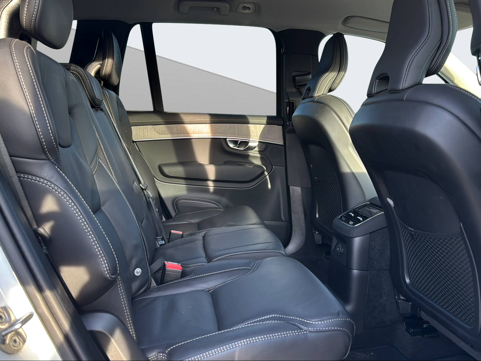 VOLVO XC90 2.0 T8 TE Plus Dark eAWD-image-10