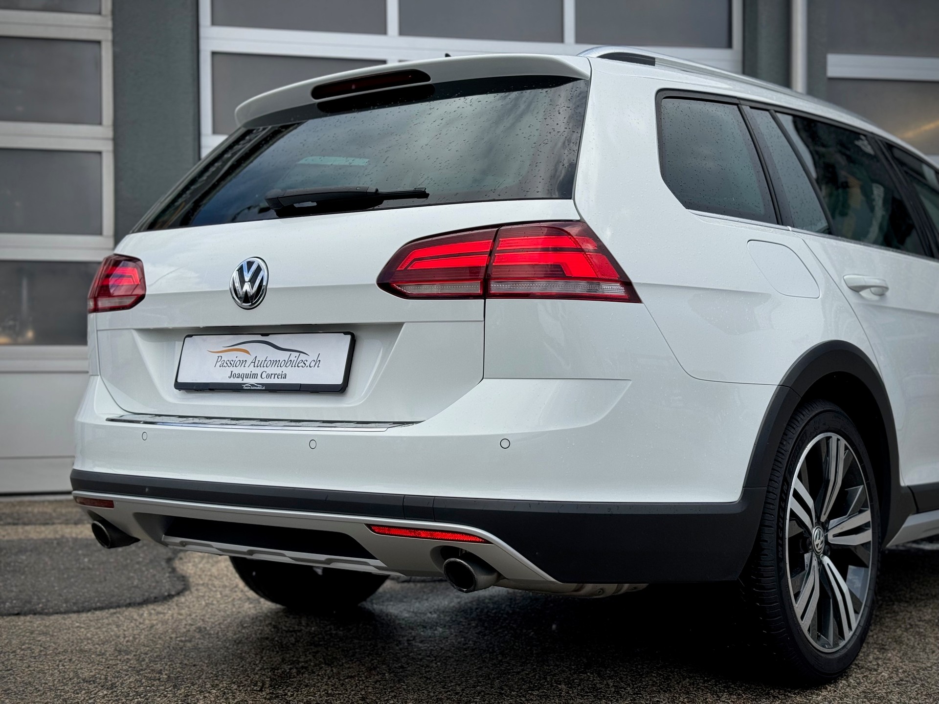 VW Golf 1.8 TSI Alltrack 4Motion DSG - Véhicule Suisse (CH)-image-3