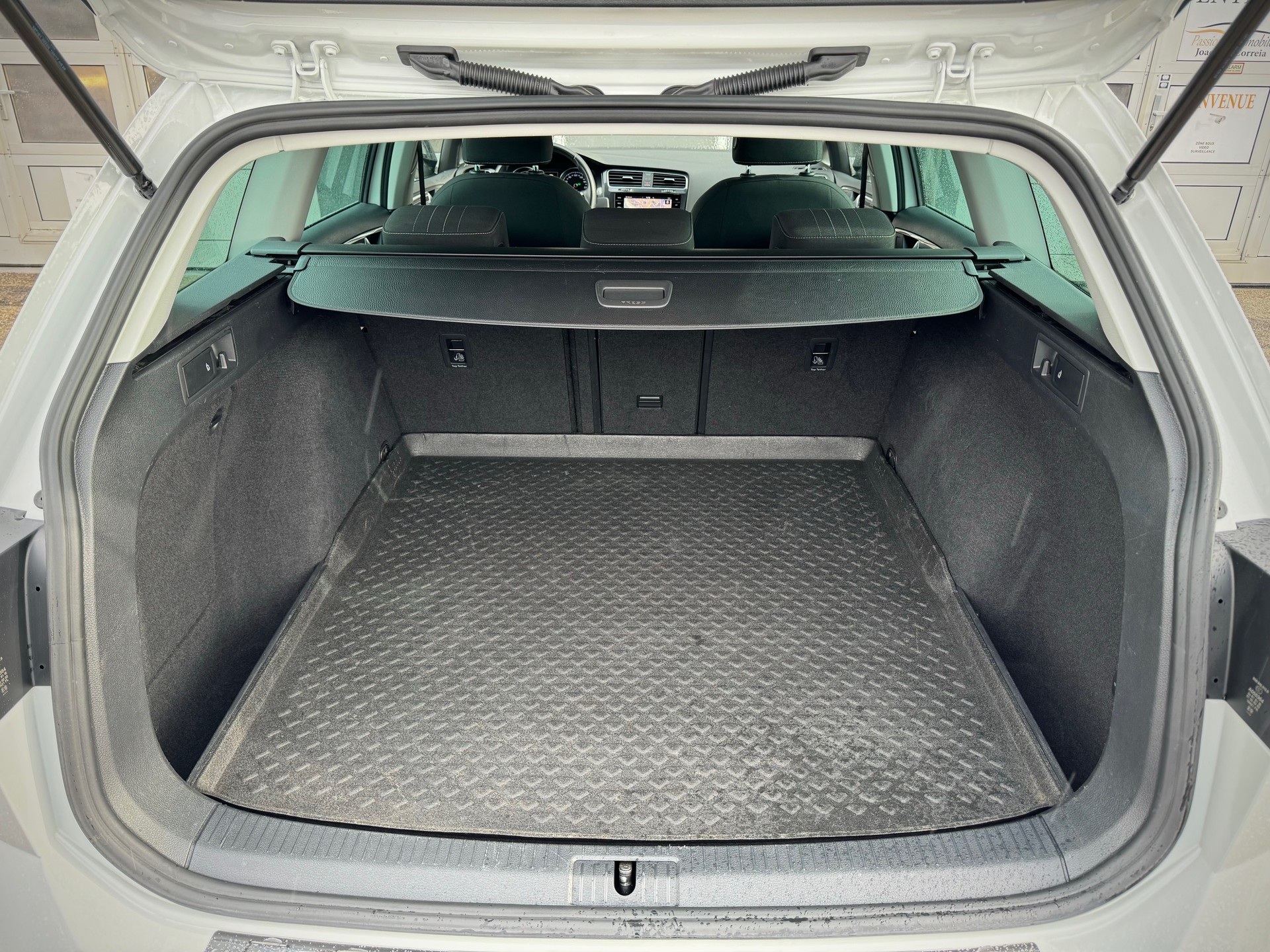 VW Golf 1.8 TSI Alltrack 4Motion DSG - Véhicule Suisse (CH)-image-14