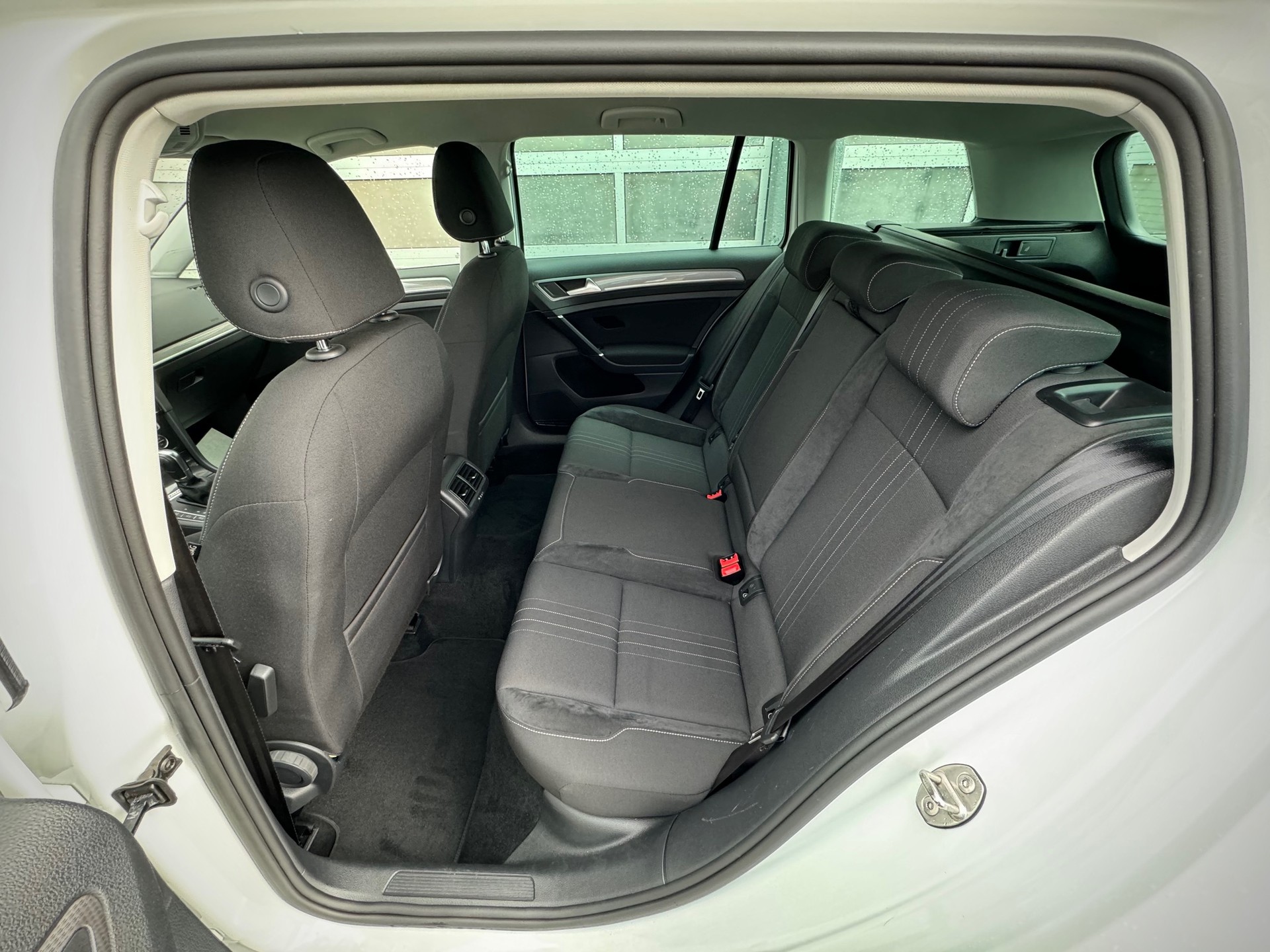 VW Golf 1.8 TSI Alltrack 4Motion DSG - Véhicule Suisse (CH)-image-8