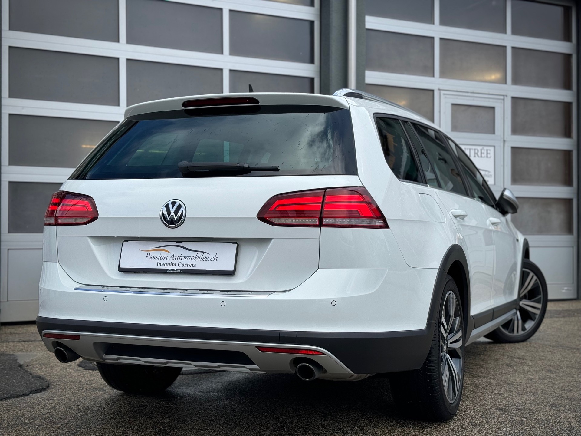 VW Golf 1.8 TSI Alltrack 4Motion DSG - Véhicule Suisse (CH)-image-1
