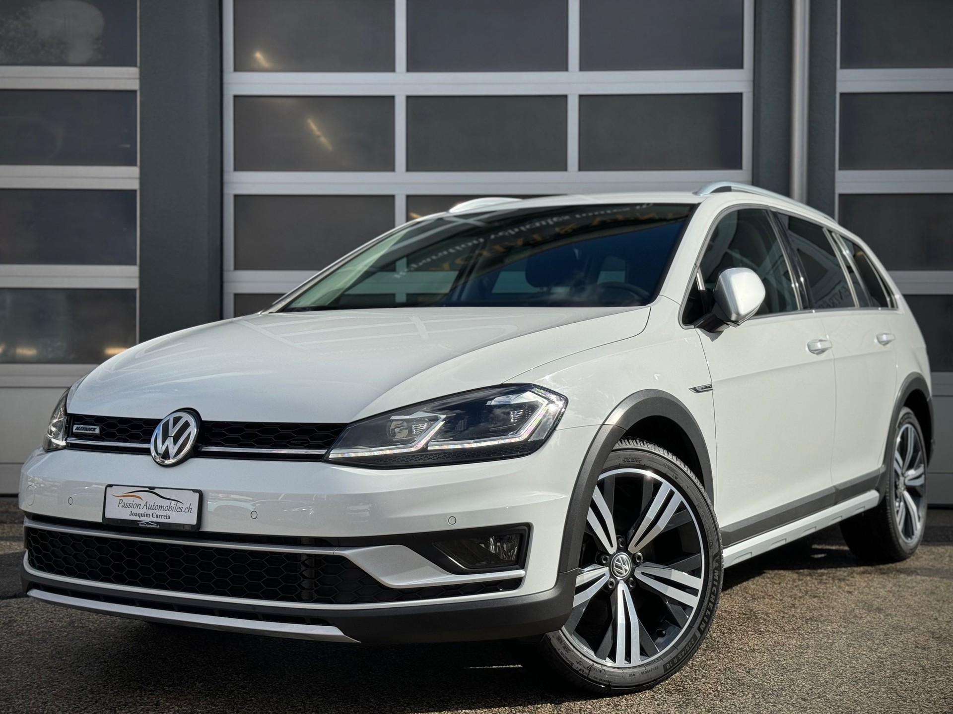 VW Golf 1.8 TSI Alltrack 4Motion DSG - Véhicule Suisse (CH)-image-0