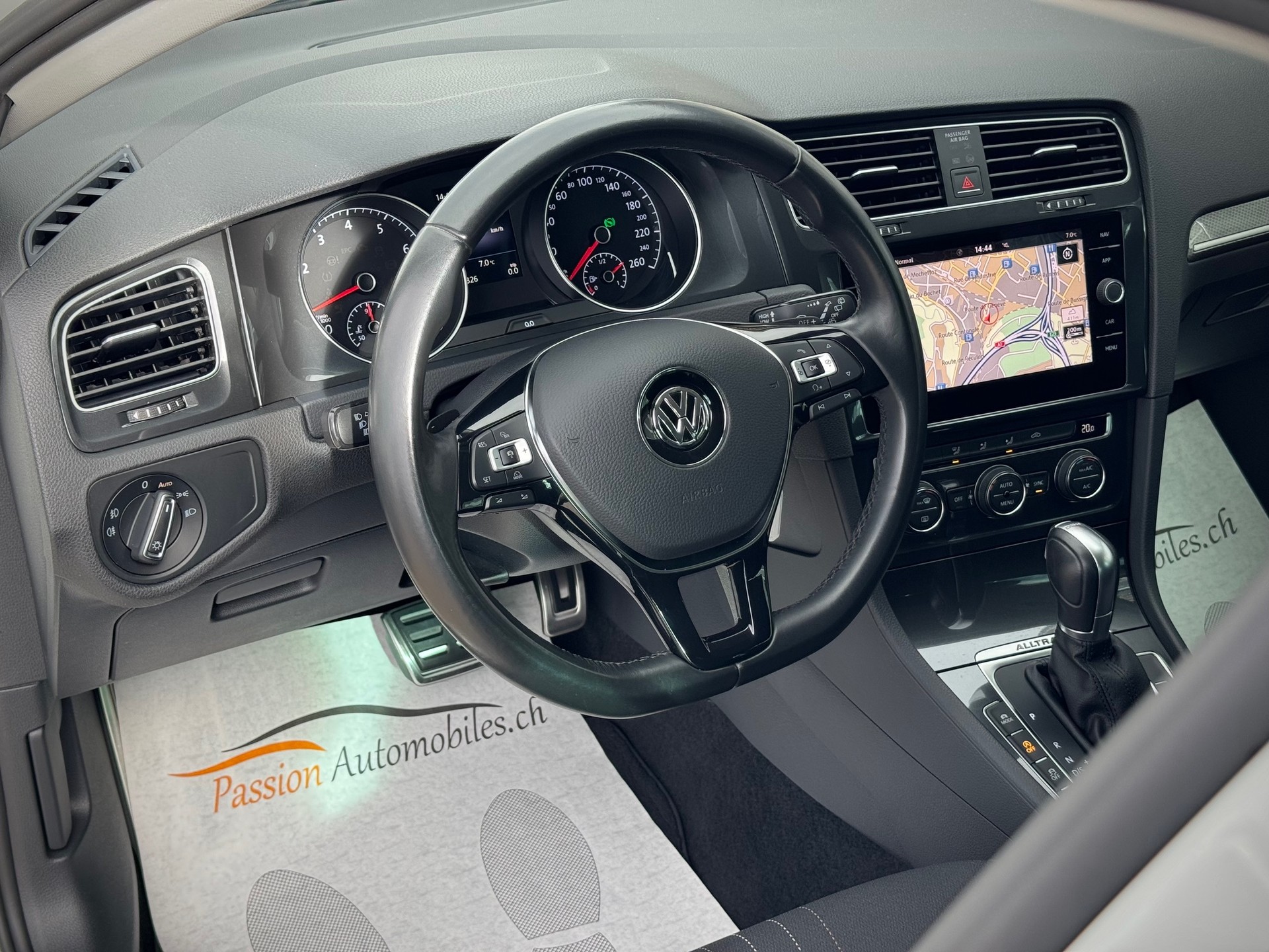 VW Golf 1.8 TSI Alltrack 4Motion DSG - Véhicule Suisse (CH)-image-6