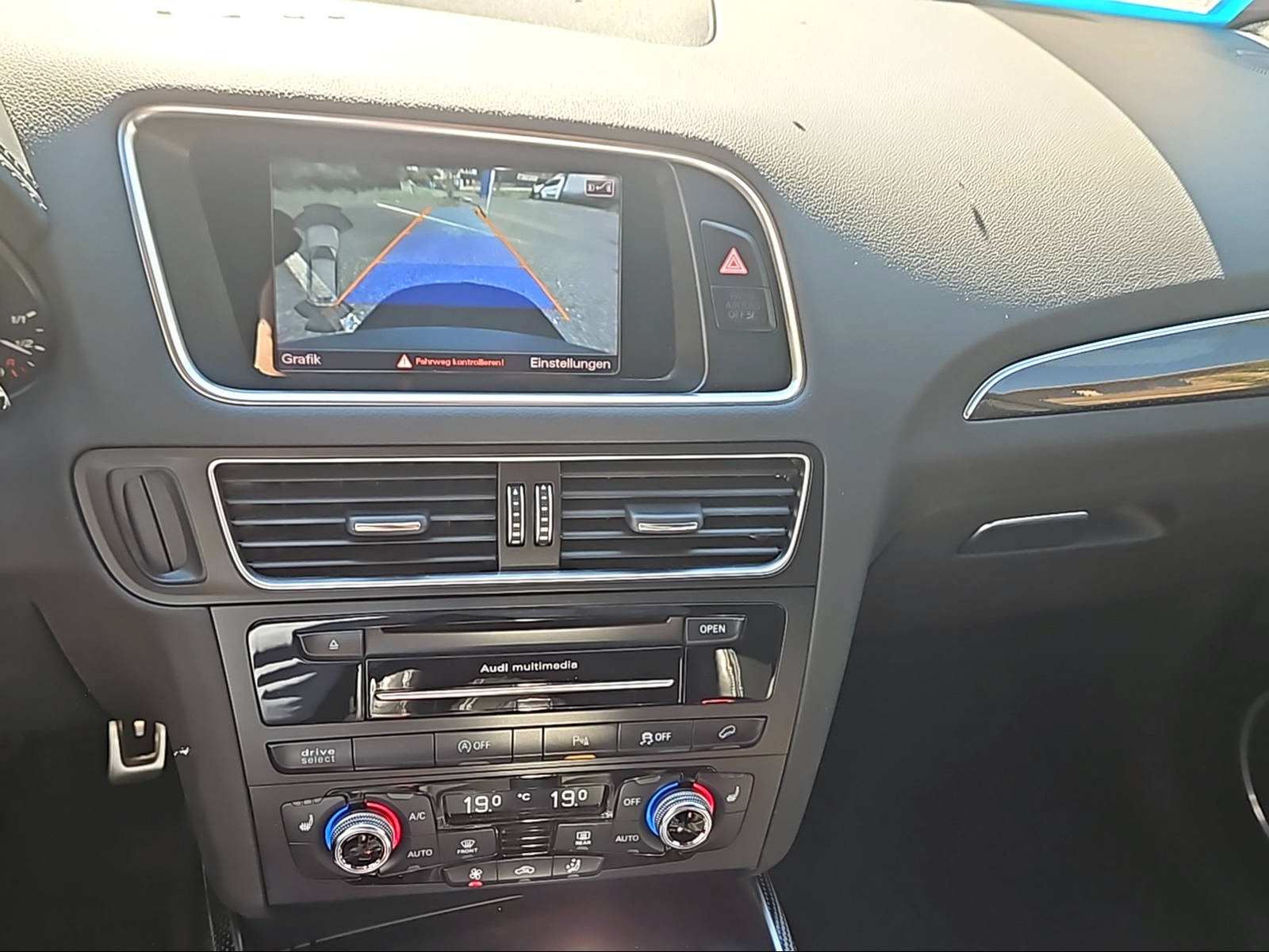 AUDI SQ5 3.0 TDI quattro tiptronic-image-13