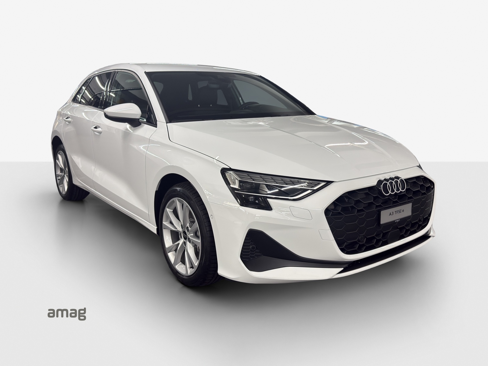 AUDI A3 Sportback 40 TFSI e Attraction S-tronic-image-5
