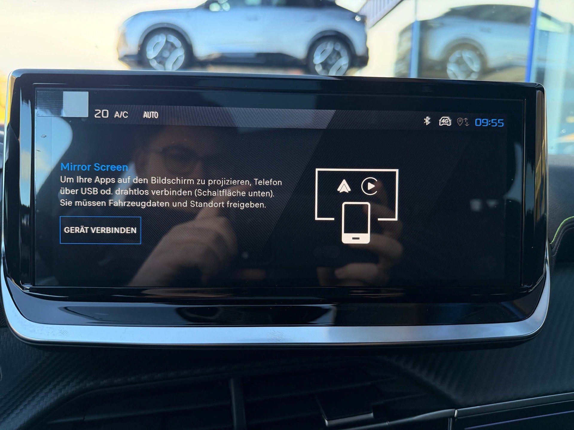 PEUGEOT 2008 1.2 Hybrid 145 GT-image-14