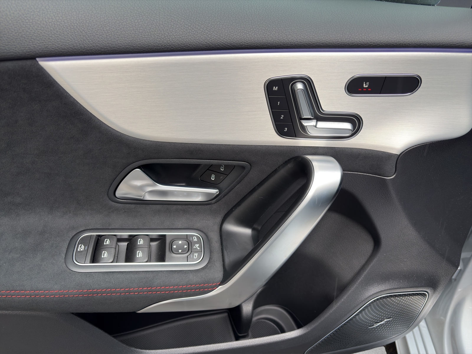 MERCEDES-BENZ A 250 4Matic 8G-DCT-image-10