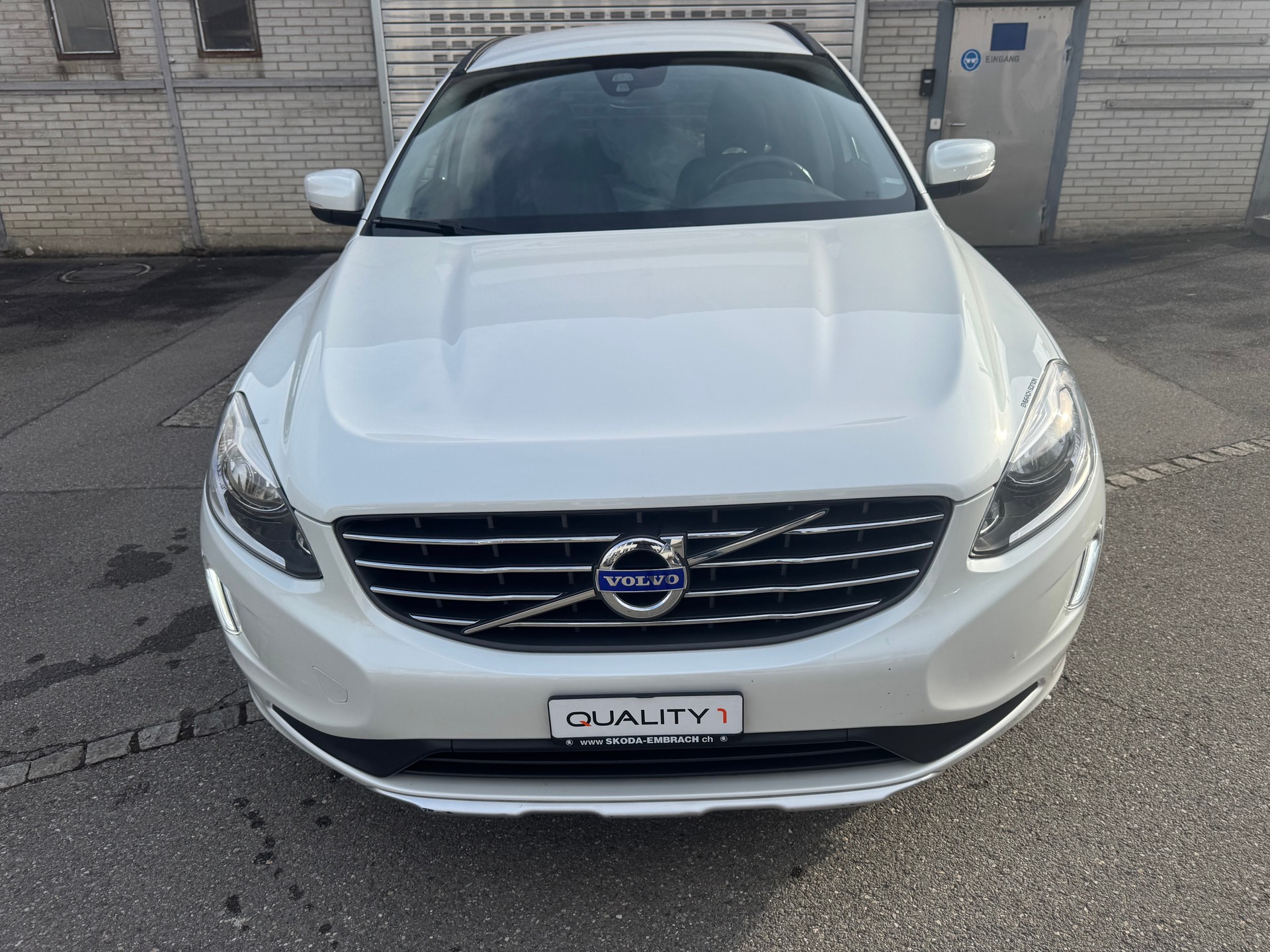 VOLVO XC60 D4 AWD Kinetic Geartronic-image-1
