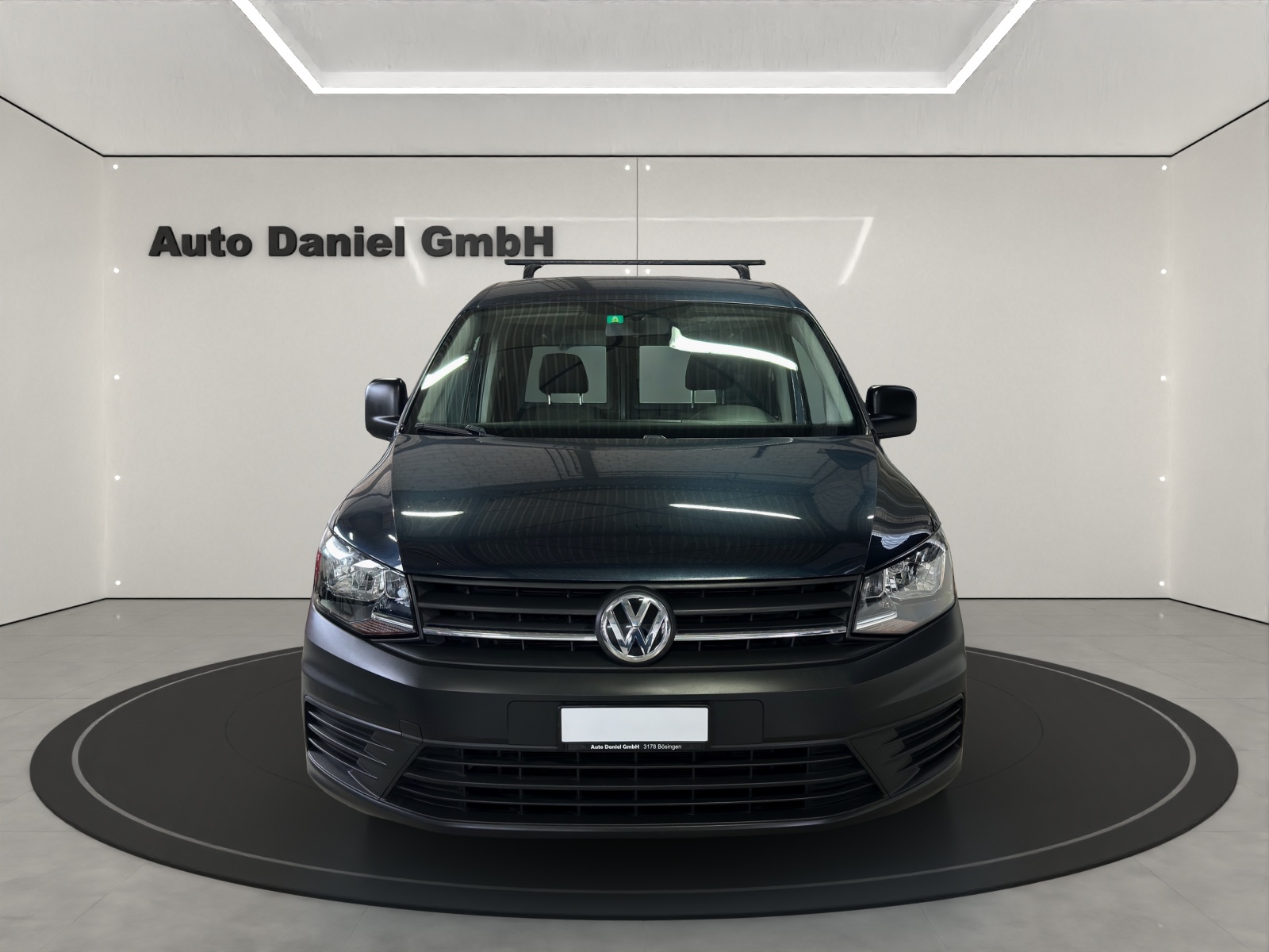 VW Caddy 2.0TDI 4Motion BlueMotion Technology-image-1