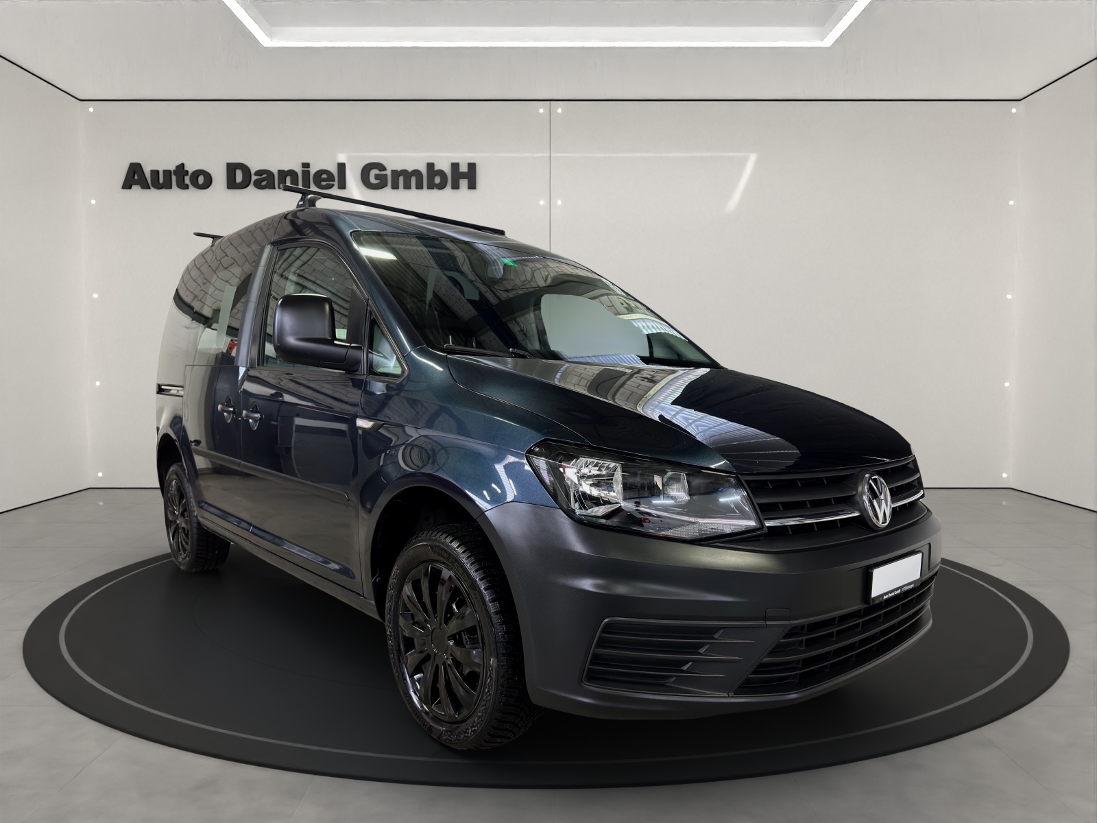 VW Caddy 2.0TDI 4Motion BlueMotion Technology-image-2