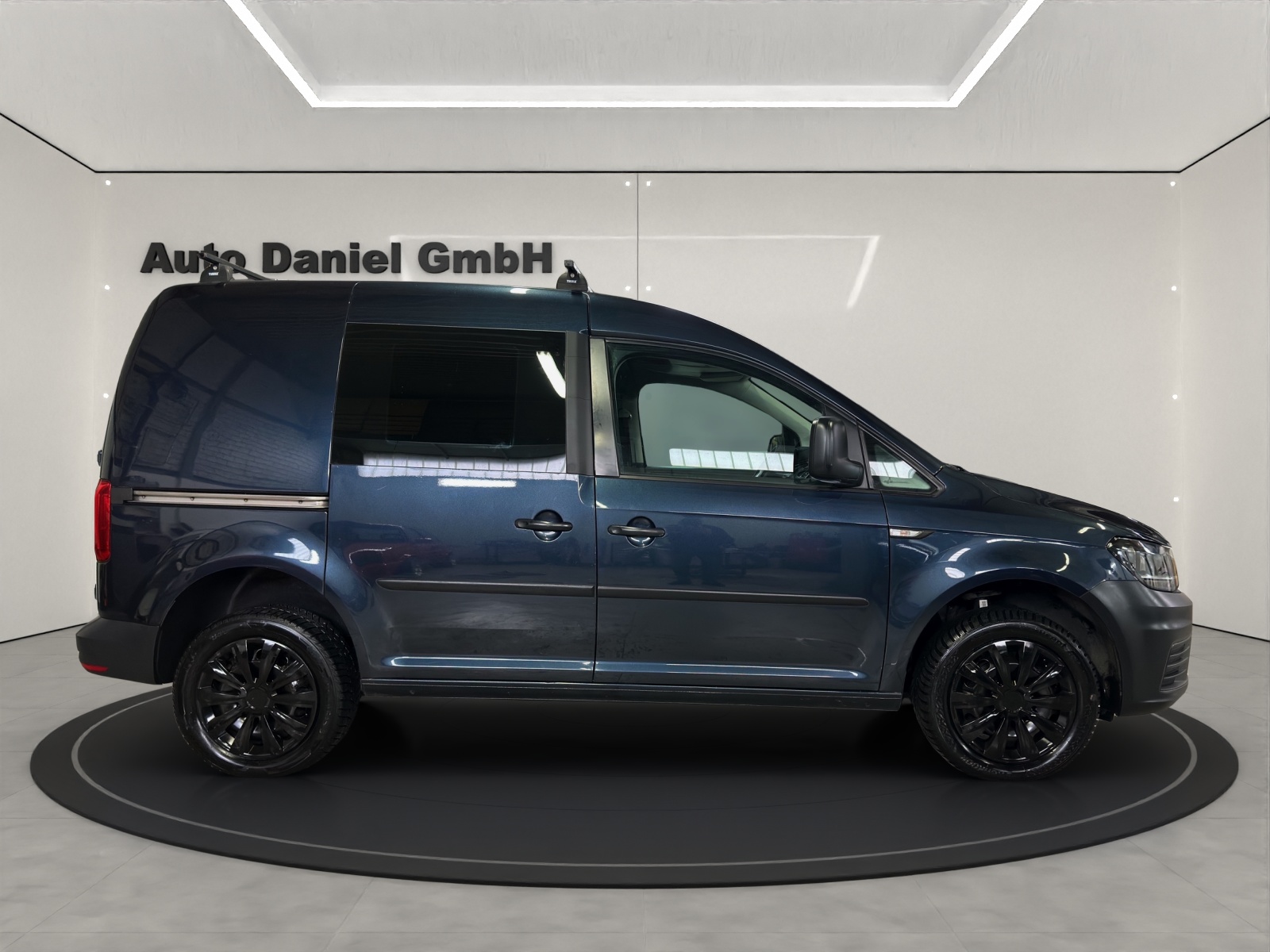 VW Caddy 2.0TDI 4Motion BlueMotion Technology-image-3