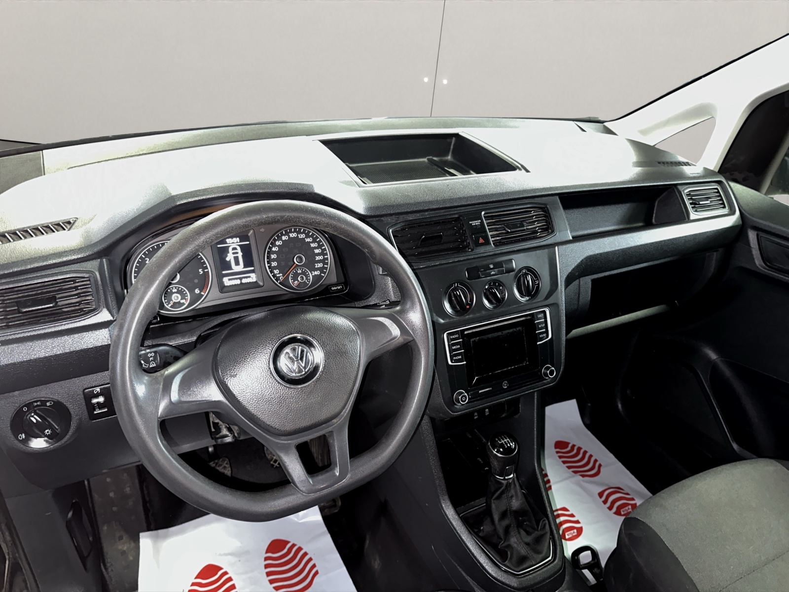 VW Caddy 2.0TDI 4Motion BlueMotion Technology-image-9