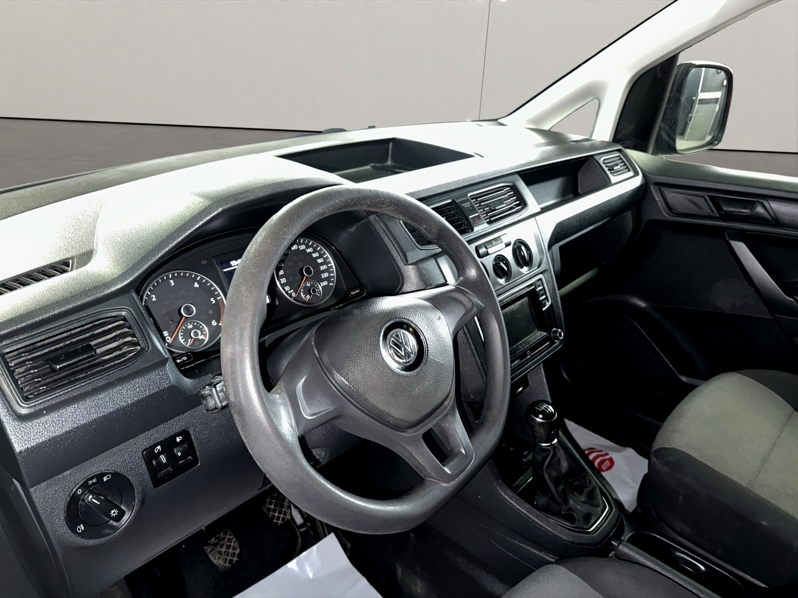 VW Caddy 2.0TDI 4Motion BlueMotion Technology-image-8