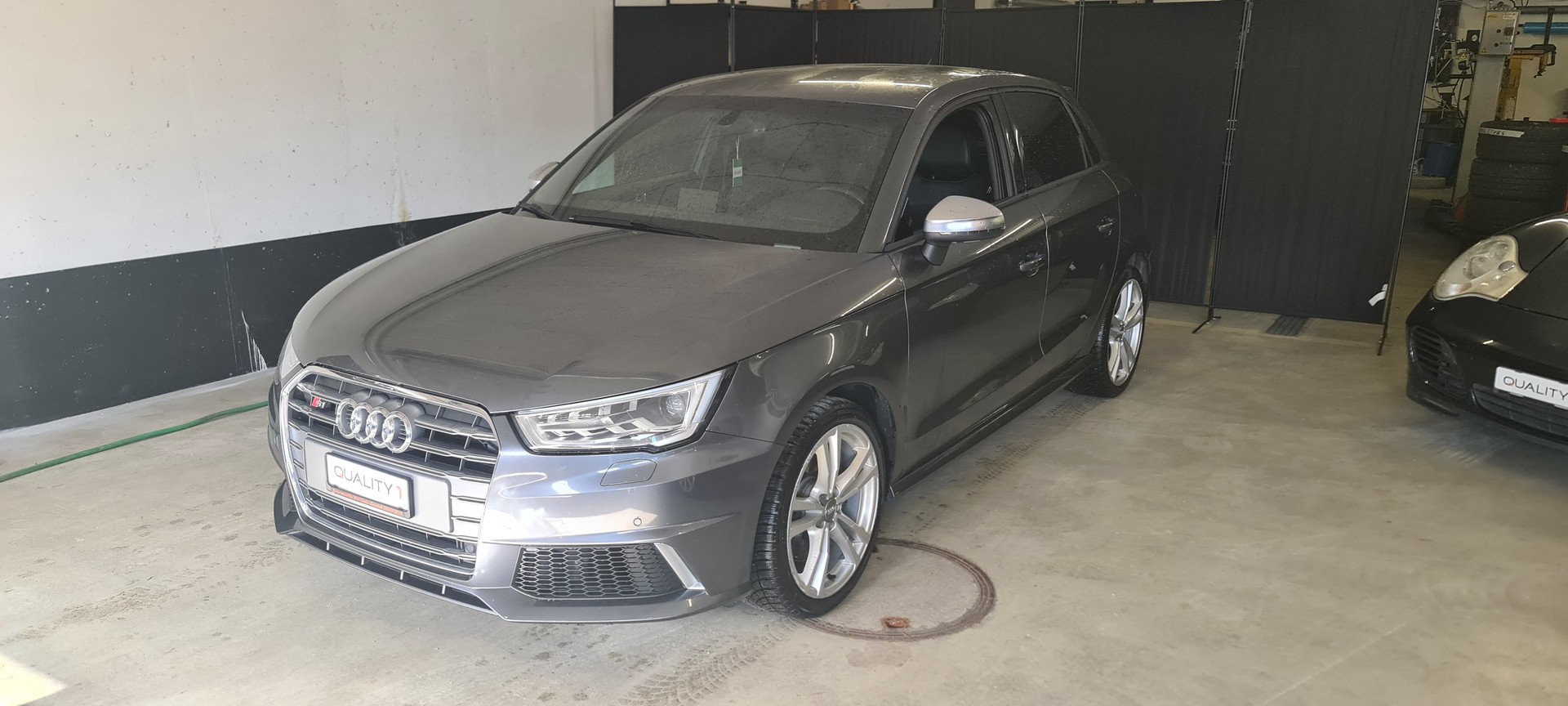 AUDI S1 Sportback 2.0 TFSI quattro-image-2