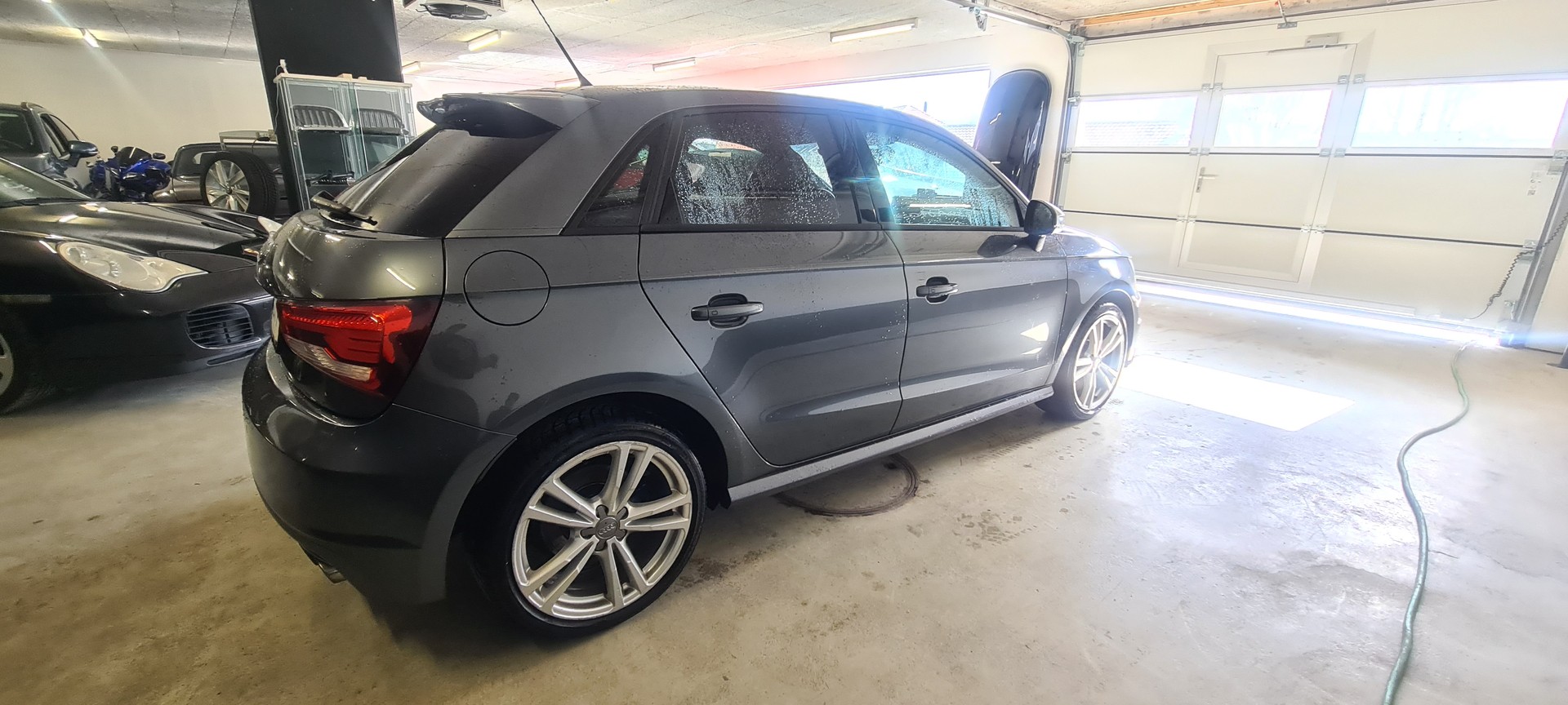 AUDI S1 Sportback 2.0 TFSI quattro-image-8