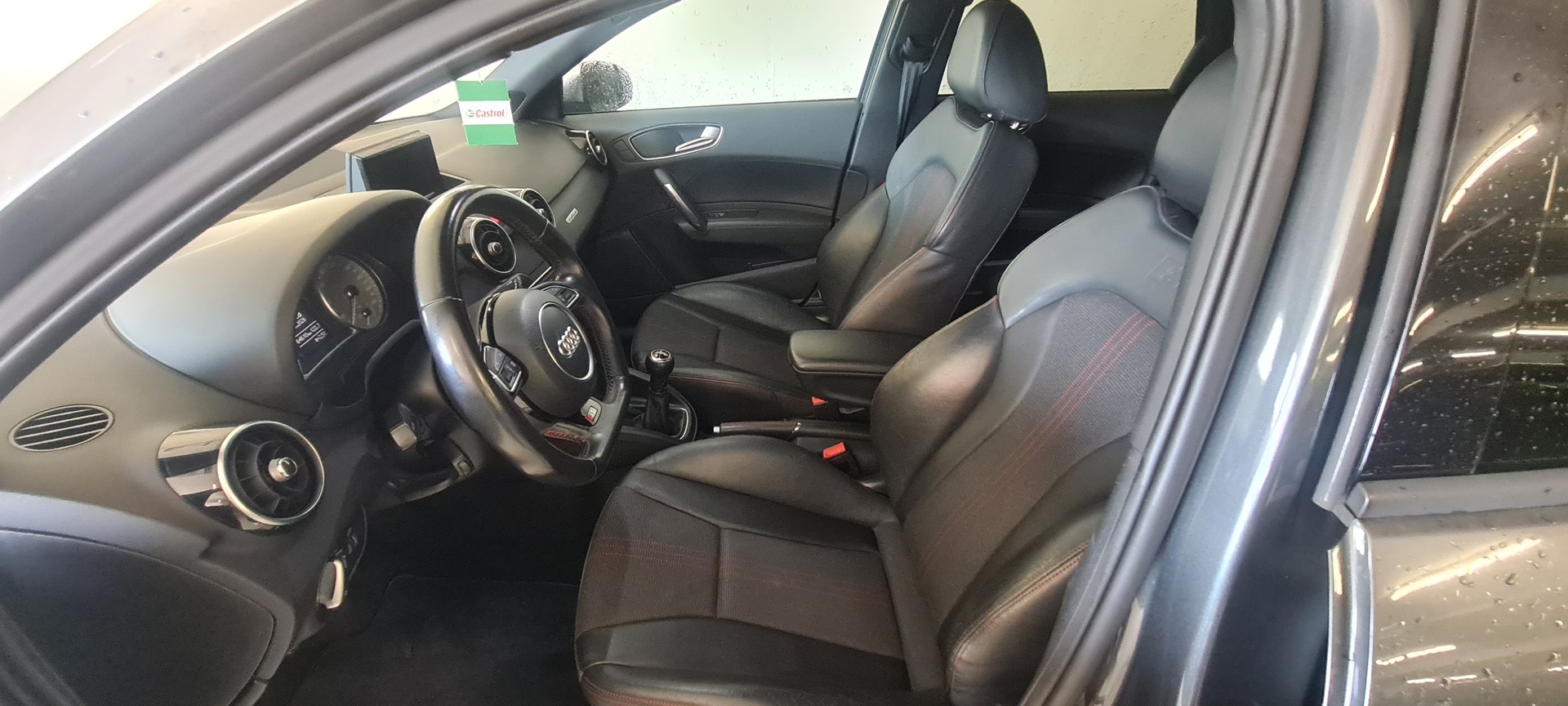 AUDI S1 Sportback 2.0 TFSI quattro-image-9