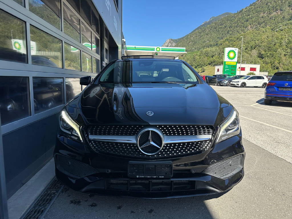 MERCEDES-BENZ CLA 220 AMG Line 4m Shooting Brake-image-2
