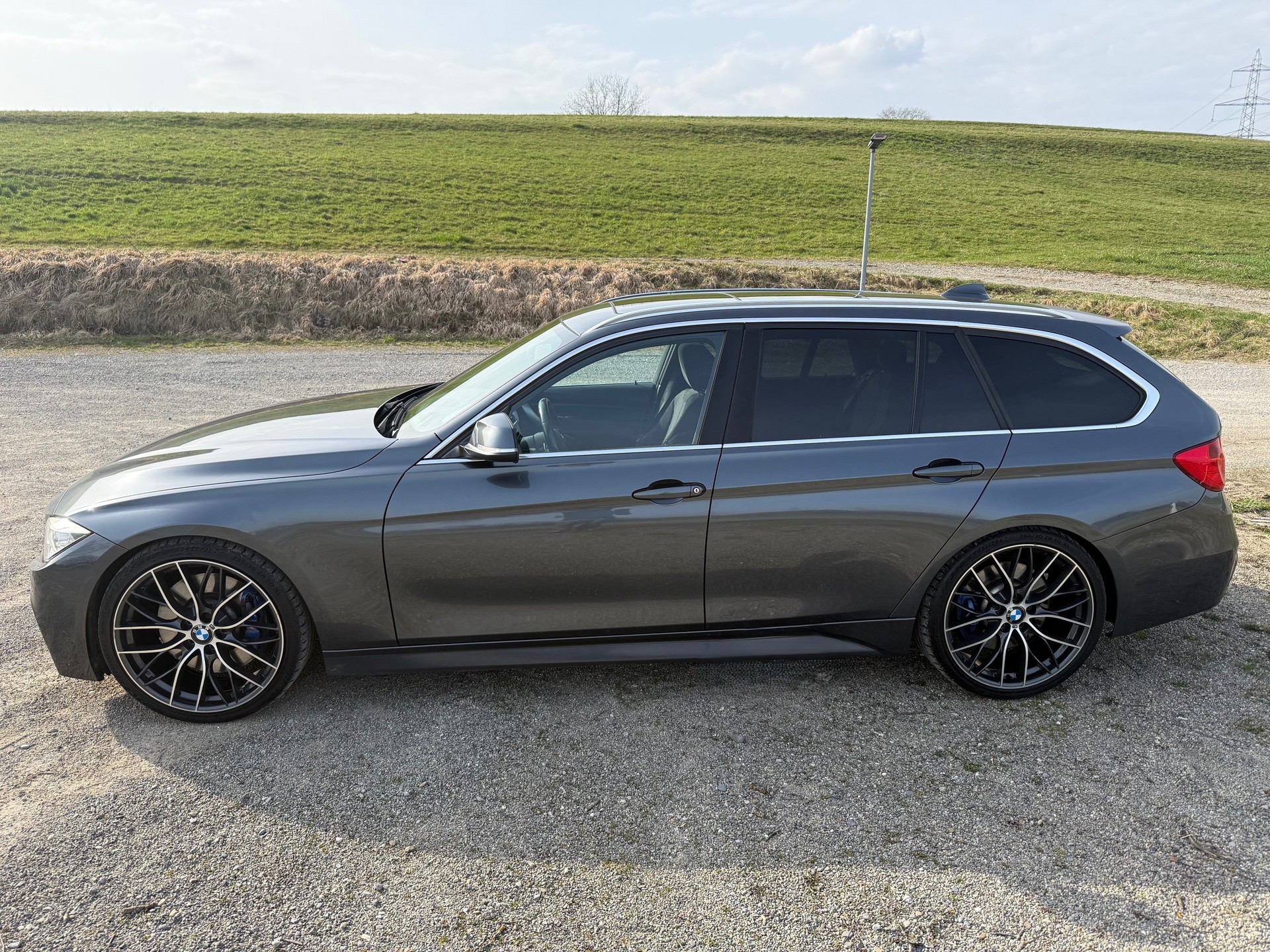 BMW 330d xDrive Touring Steptronic-image-4