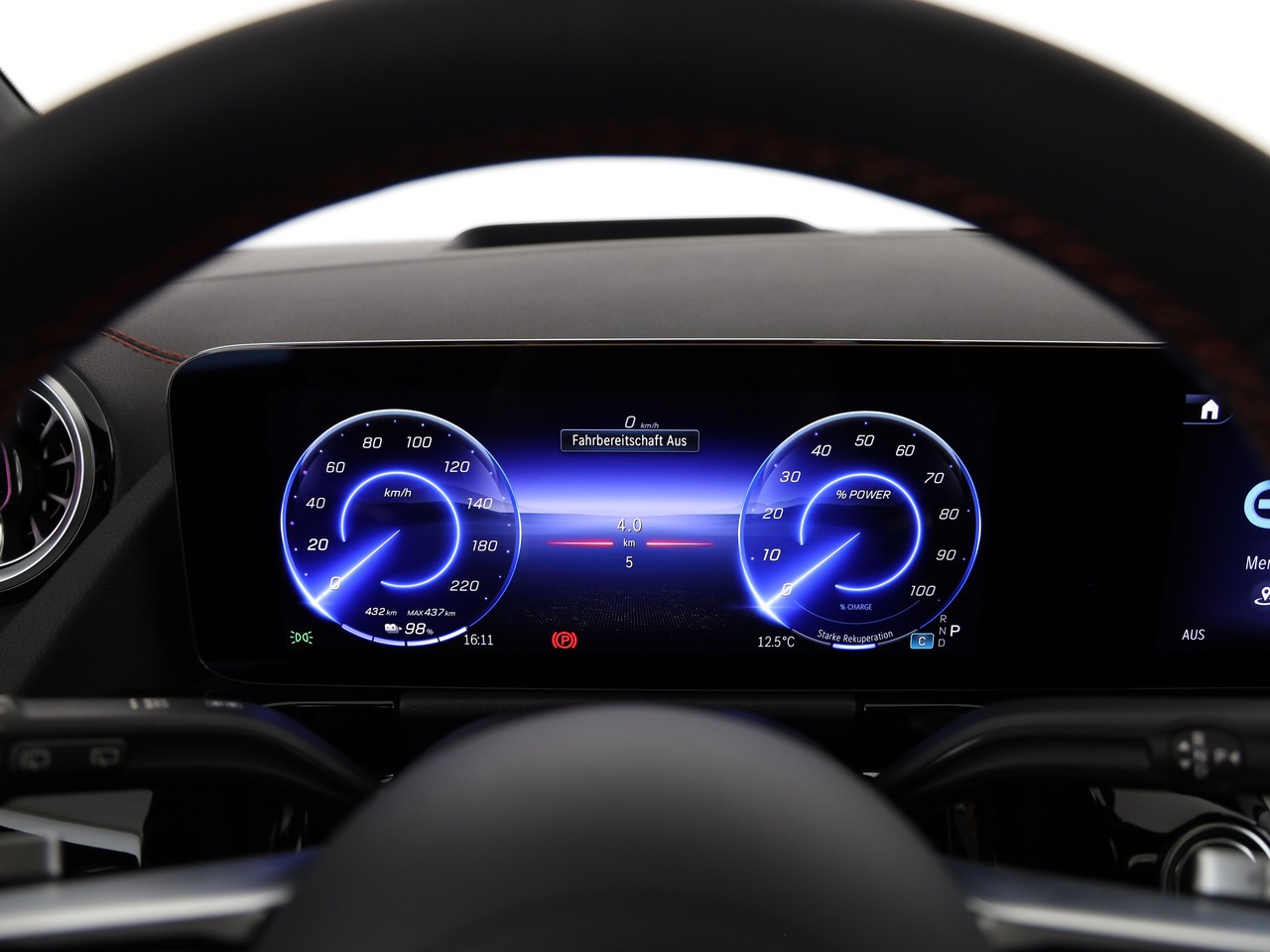 MERCEDES-BENZ EQA 350 66,5 kWh 4Matic Swiss Star-image-10