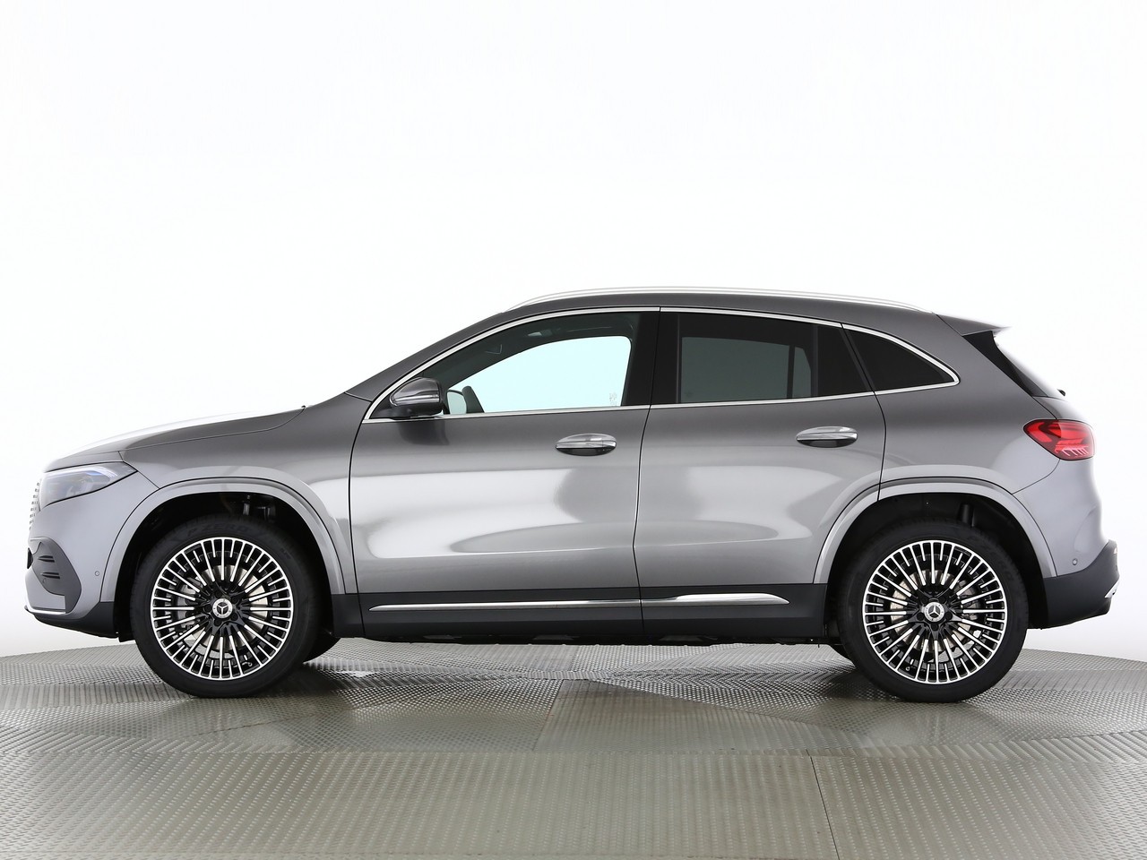 MERCEDES-BENZ EQA 350 66,5 kWh 4Matic Swiss Star-image-2