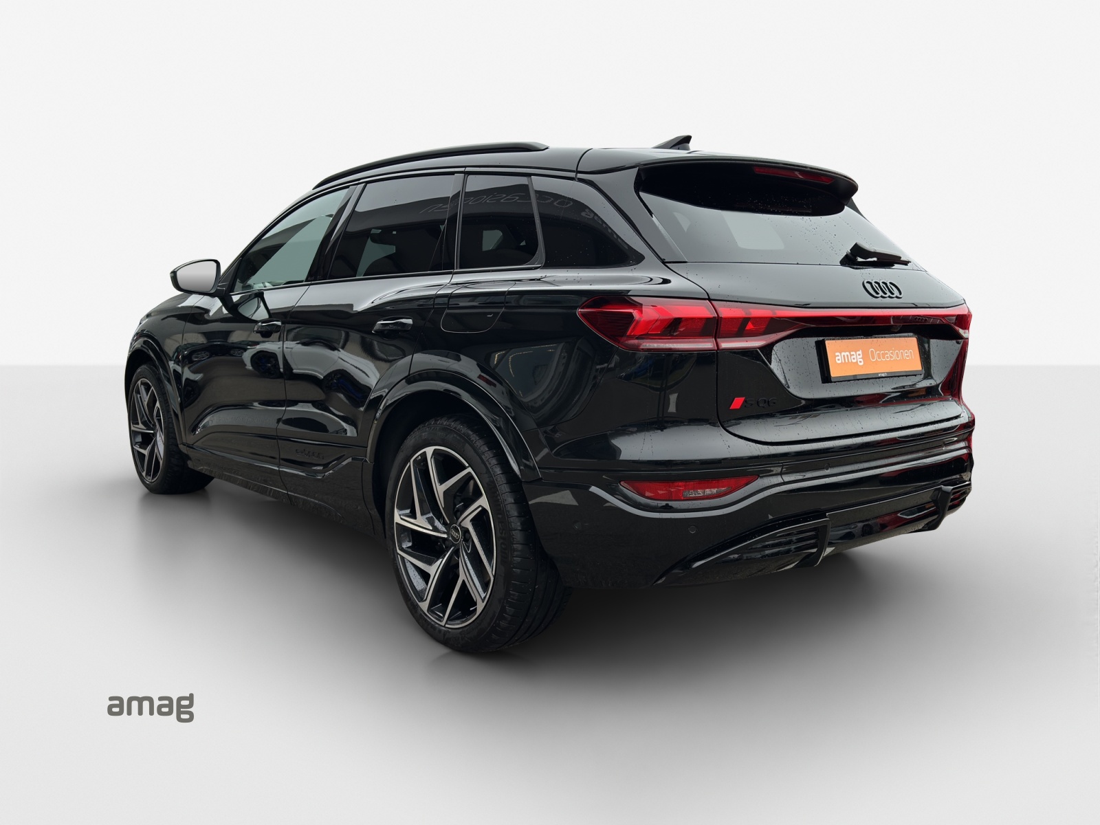 AUDI SQ6 e-tron quattro-image-3