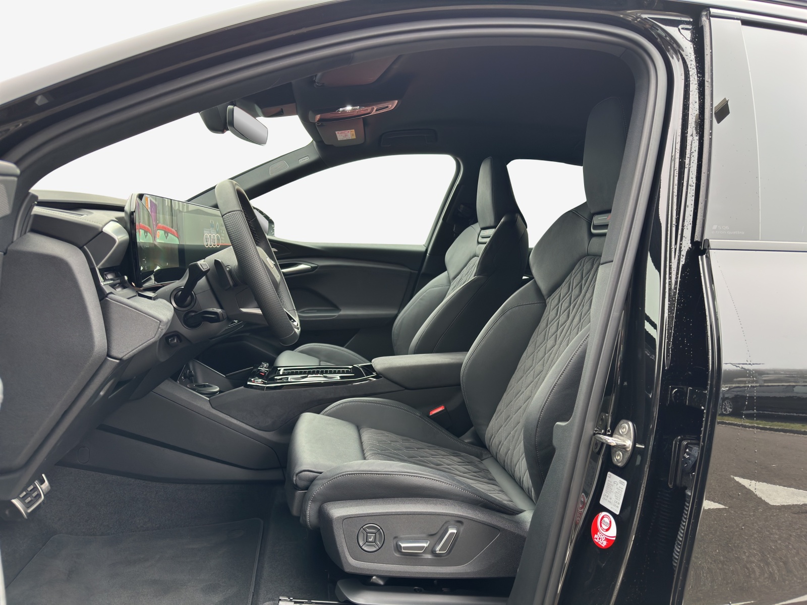 AUDI SQ6 e-tron quattro-image-8