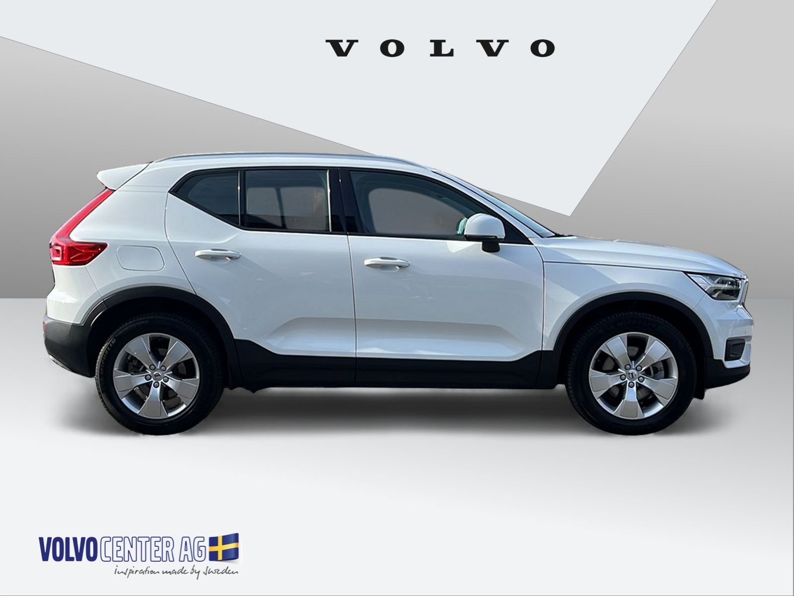 VOLVO XC40 2.0 B4 MH Momentum-image-4
