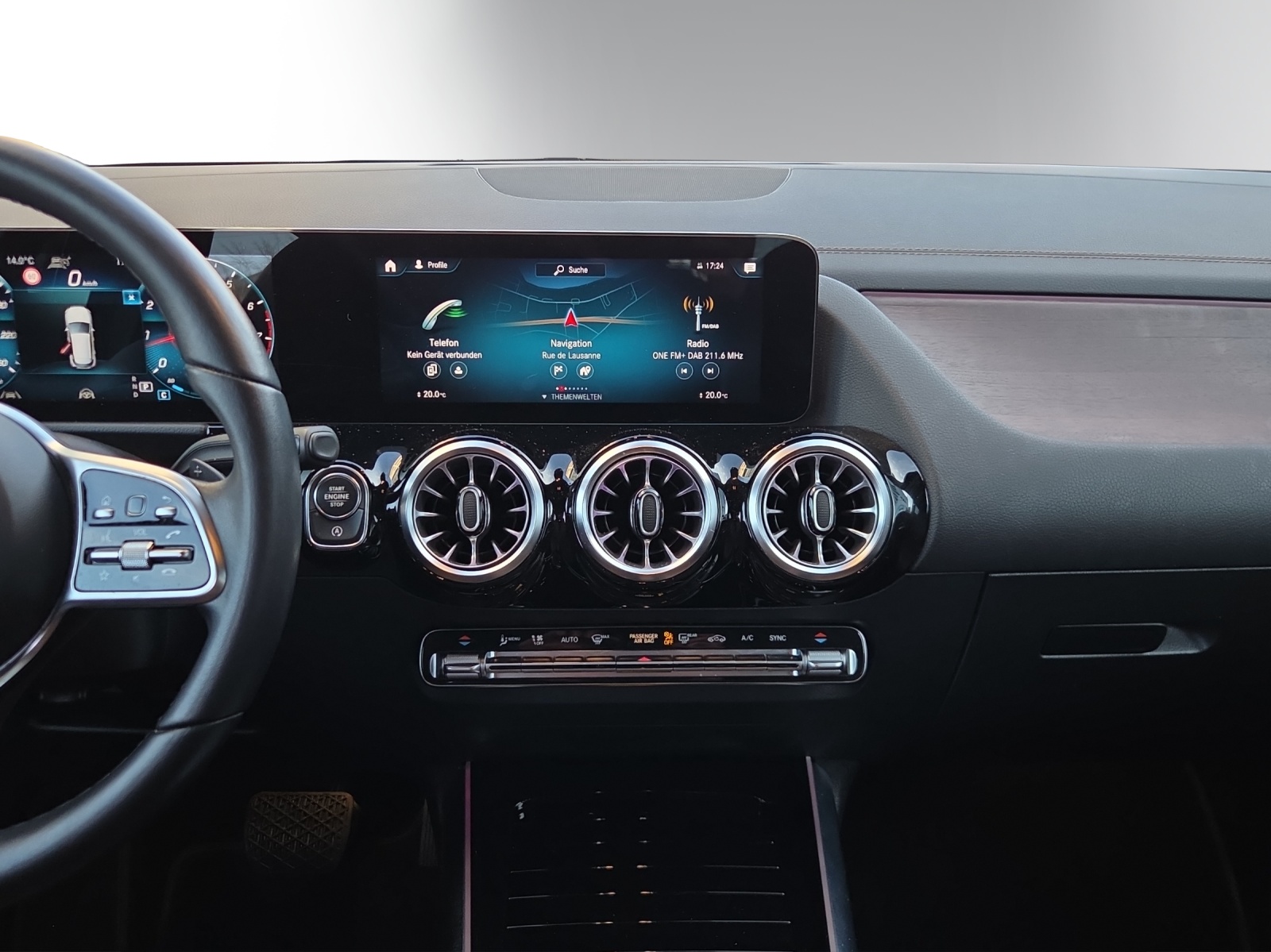 MERCEDES-BENZ GLA 250 4Matic Progressive 8G-DCT-image-12
