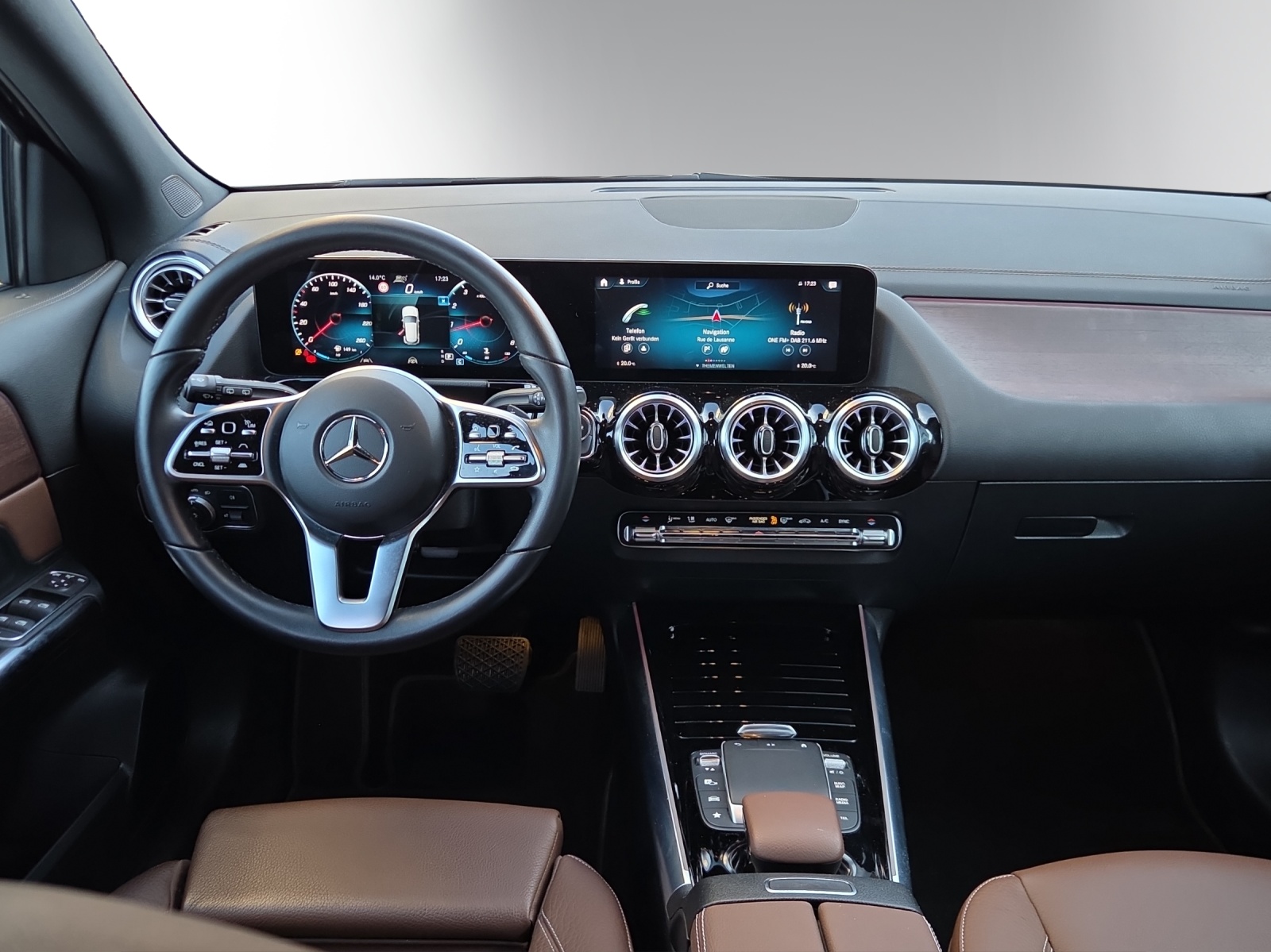 MERCEDES-BENZ GLA 250 4Matic Progressive 8G-DCT-image-10
