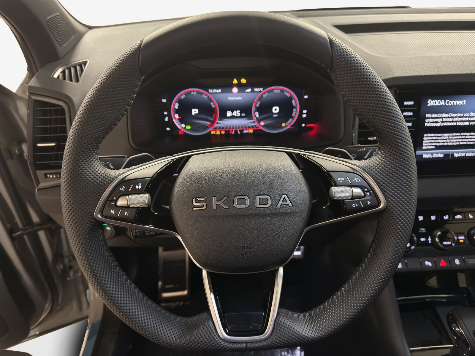 SKODA Karoq 2.0 TSI SportLine 4x4 DSG-image-10