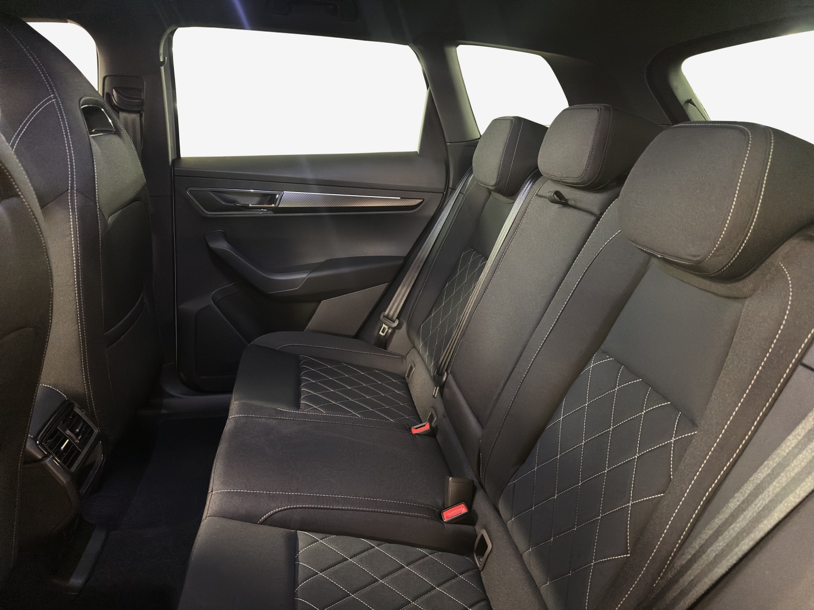 SKODA Karoq 2.0 TSI SportLine 4x4 DSG-image-11