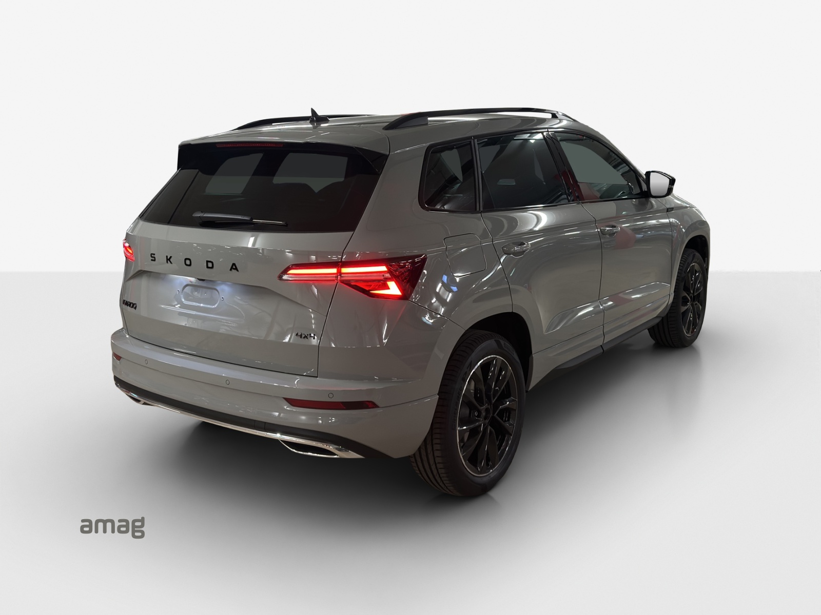 SKODA Karoq 2.0 TSI SportLine 4x4 DSG-image-4