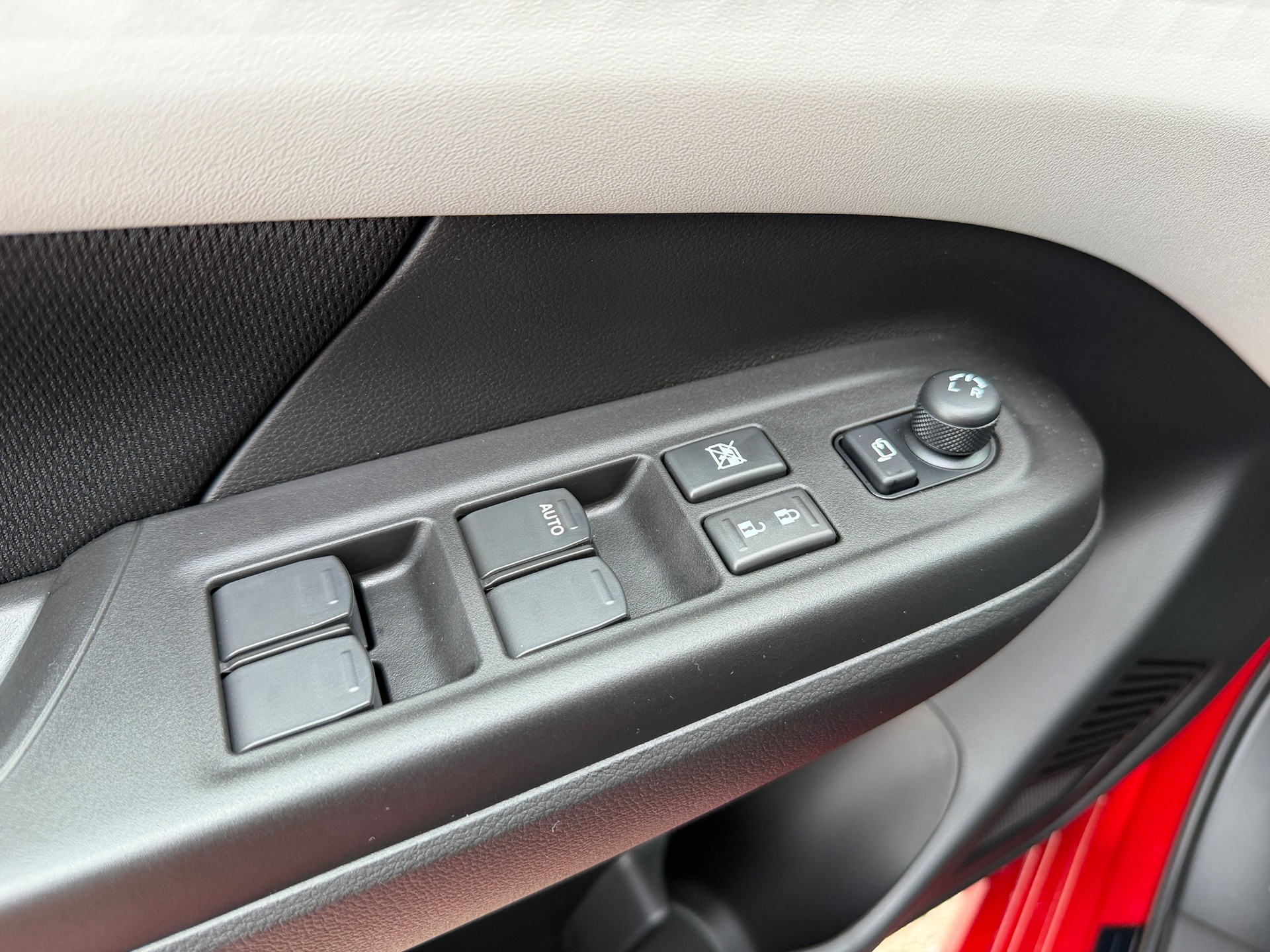 SUZUKI Swift 1.2 Sakura Top Hybrid CVT-image-16