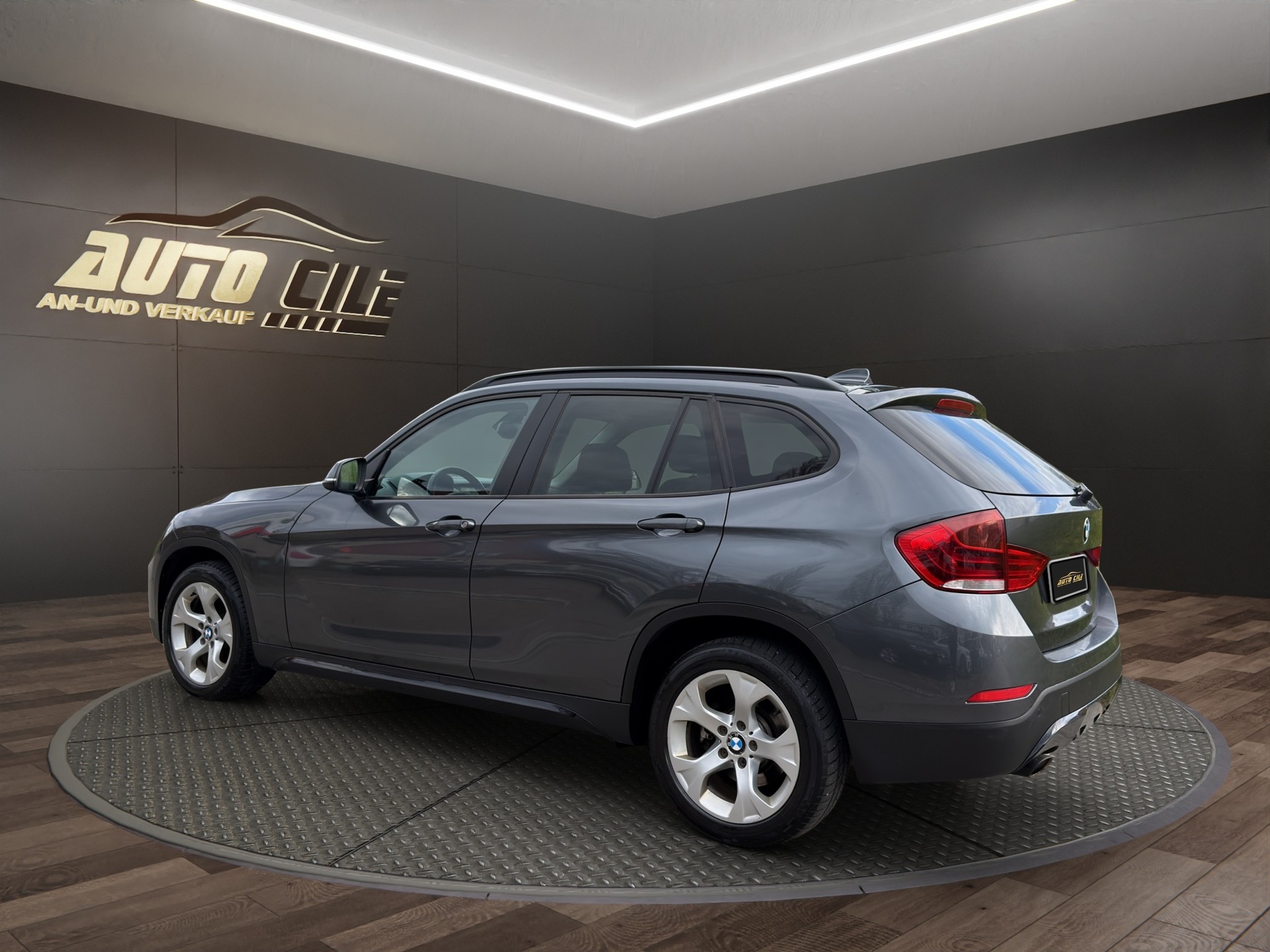 BMW X1 xDrive 25d Sport Line Steptronic-image-5