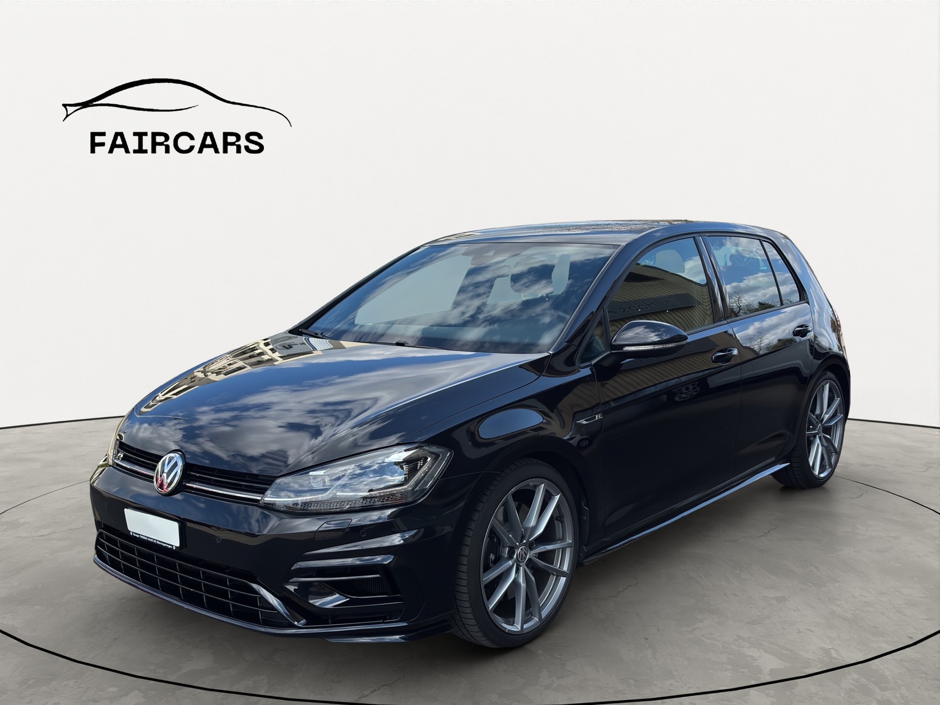 VW Golf 2.0 TSI R 4Motion DSG-image-1
