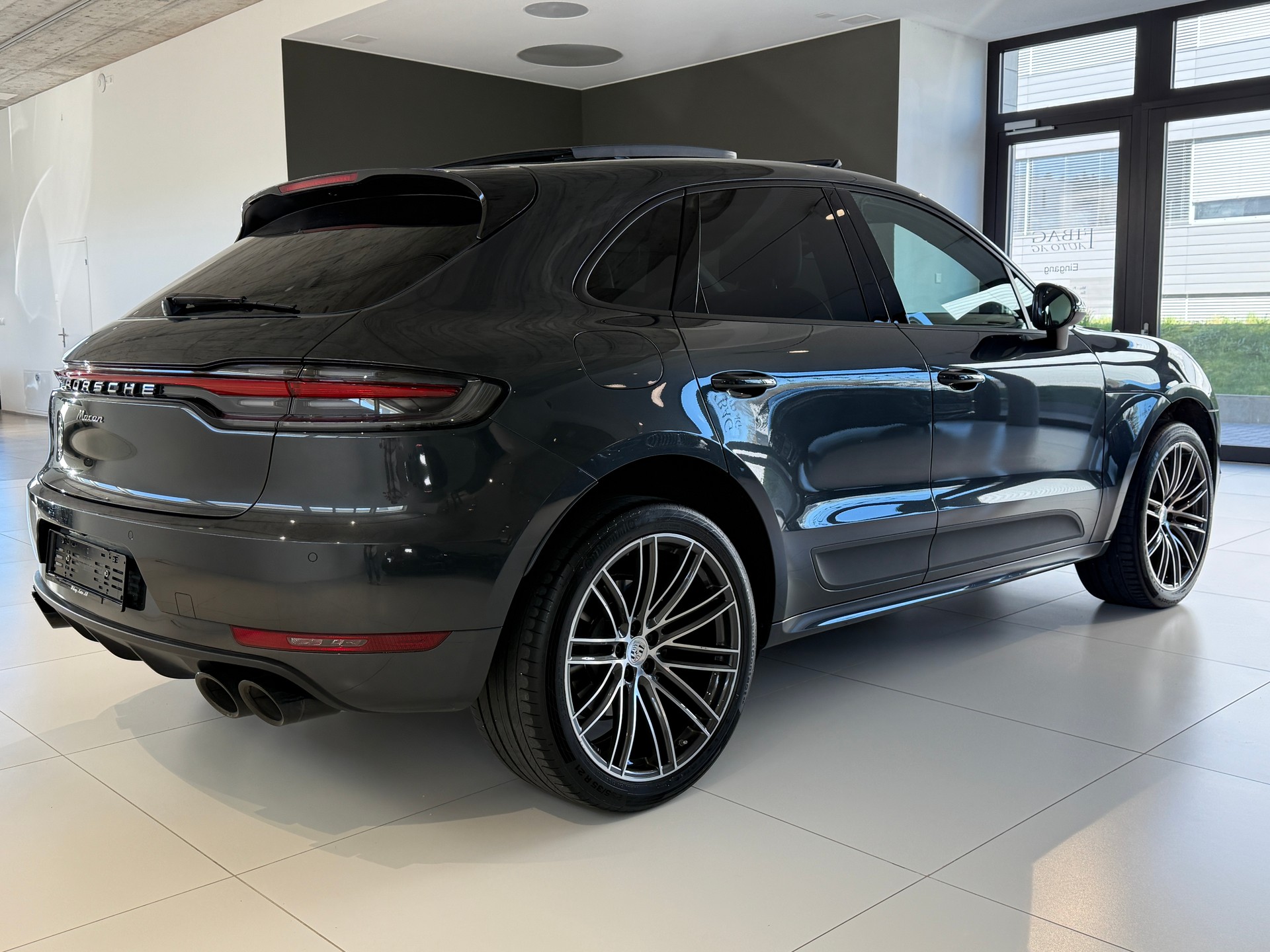 PORSCHE Macan PDK ***CH-FAHRZEUG***PORSCHE APPROVED GARANTIE BIS 2027***DISTANZREGLER***PANORAMADACH***-image-30