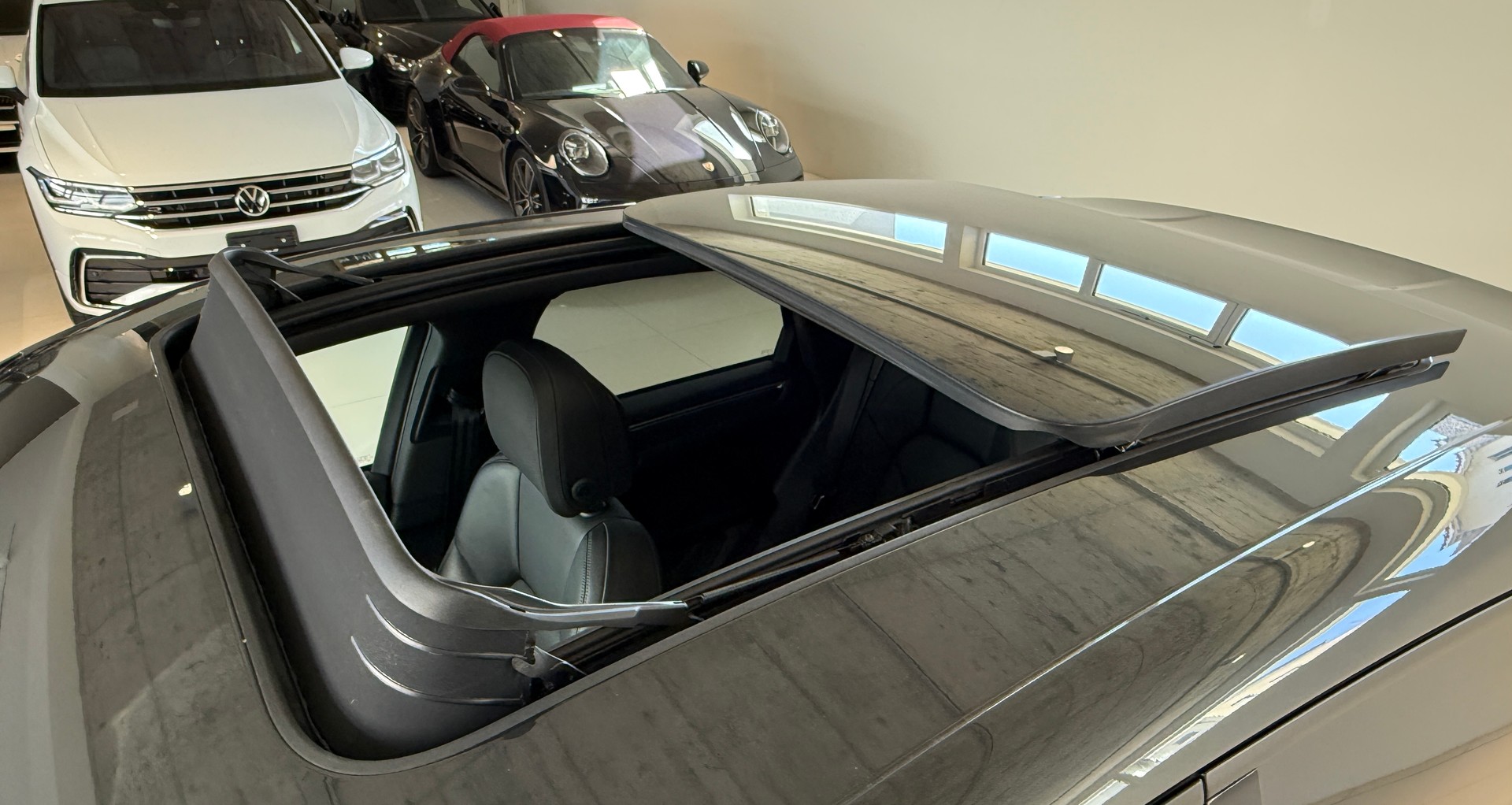 PORSCHE Macan PDK ***CH-FAHRZEUG***PORSCHE APPROVED GARANTIE BIS 2027***DISTANZREGLER***PANORAMADACH***-image-7